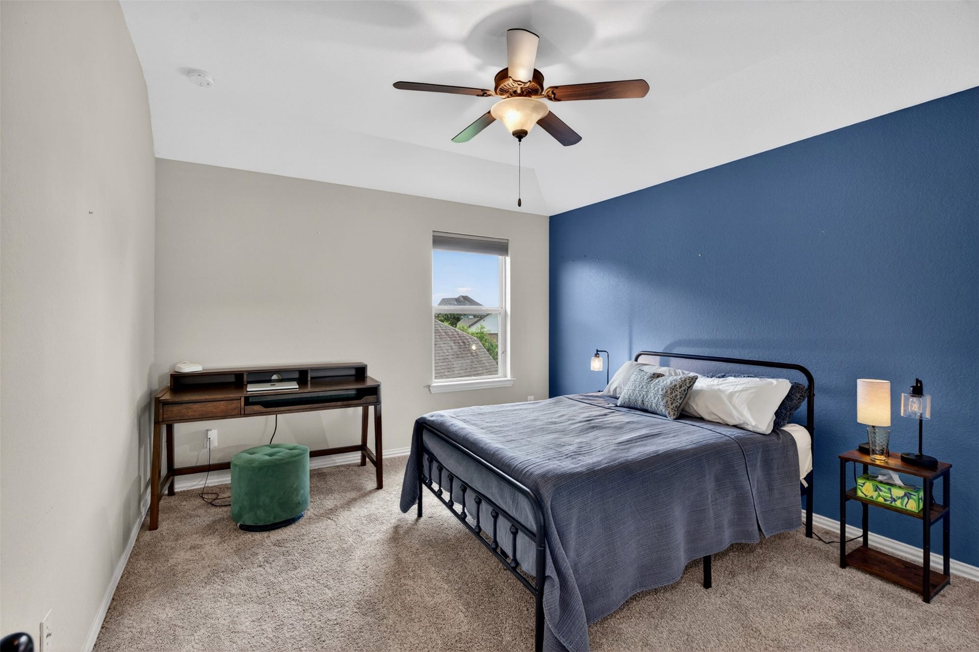 1504 Tallow Chase Court, Friendswood, TX 77546 2nd floor bedroom