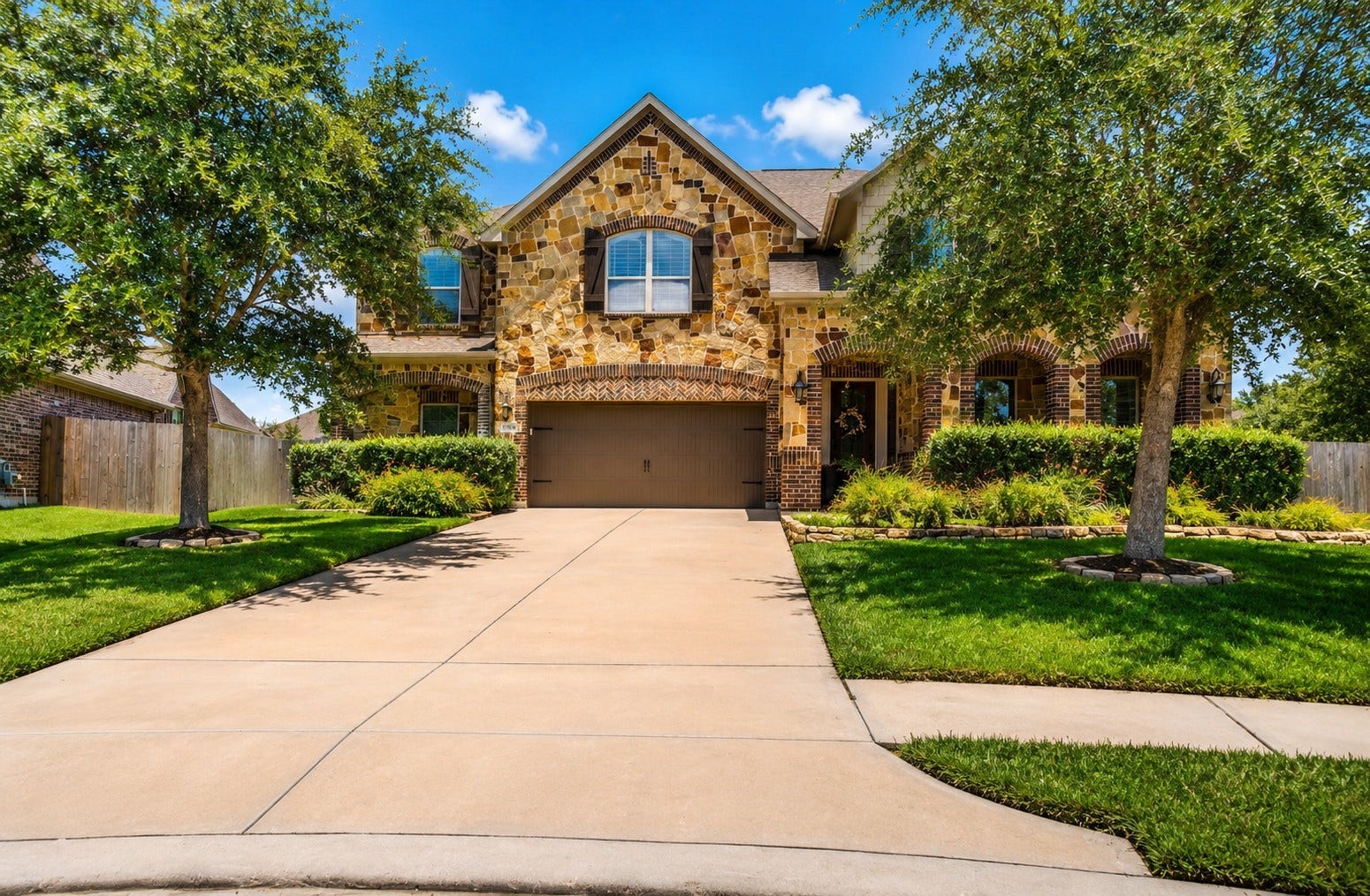 1504 Tallow Chase Court, Friendswood, TX 77546 Cul-de-sac lot