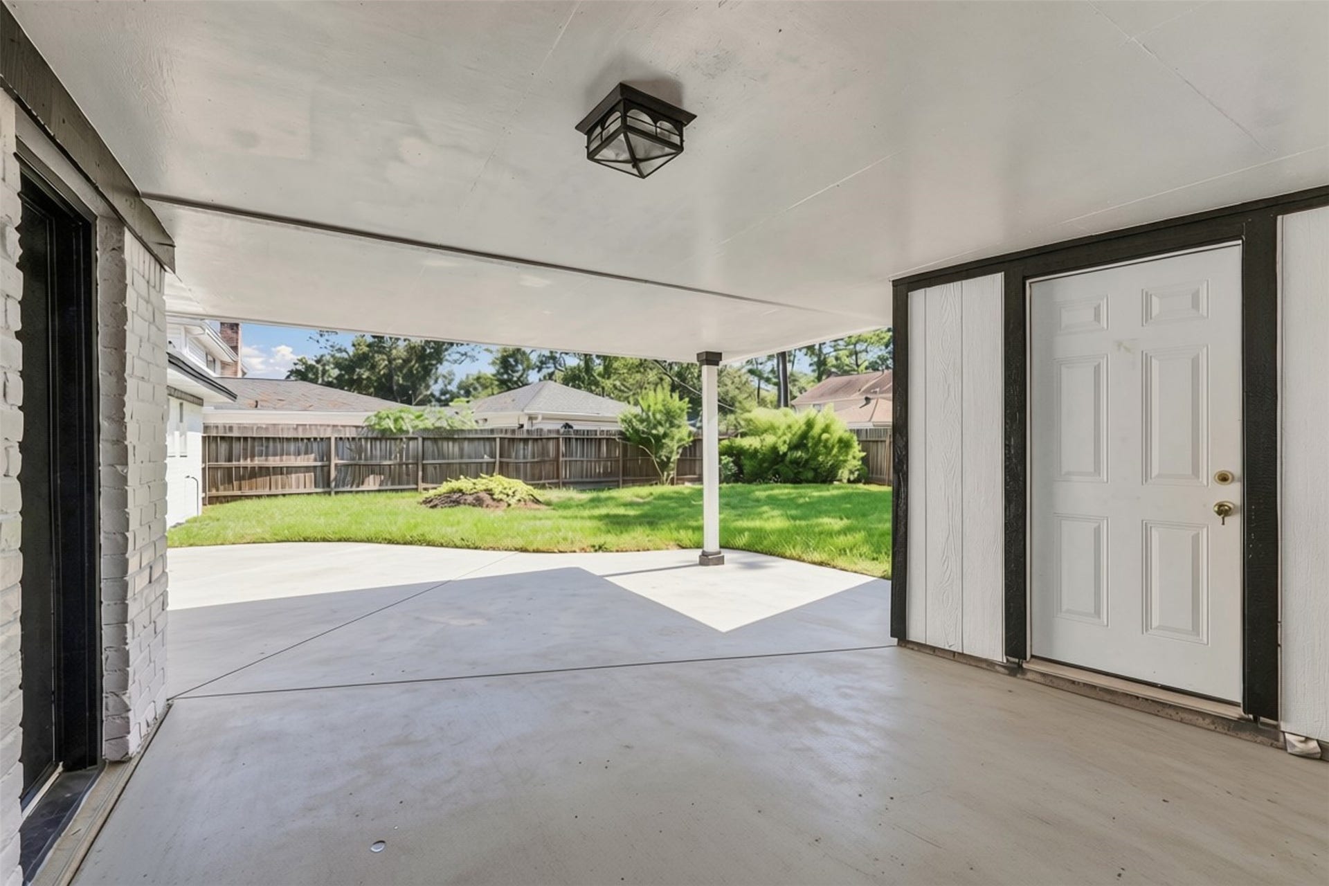 1119 Manatee Lane, Houston, TX 77090 1119 Manatee Lane, Houston, TX 77090