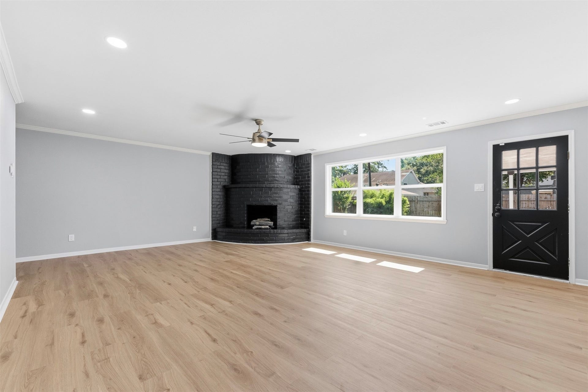 1119 Manatee Lane, Houston, TX 77090 1119 Manatee Lane, Houston, TX 77090