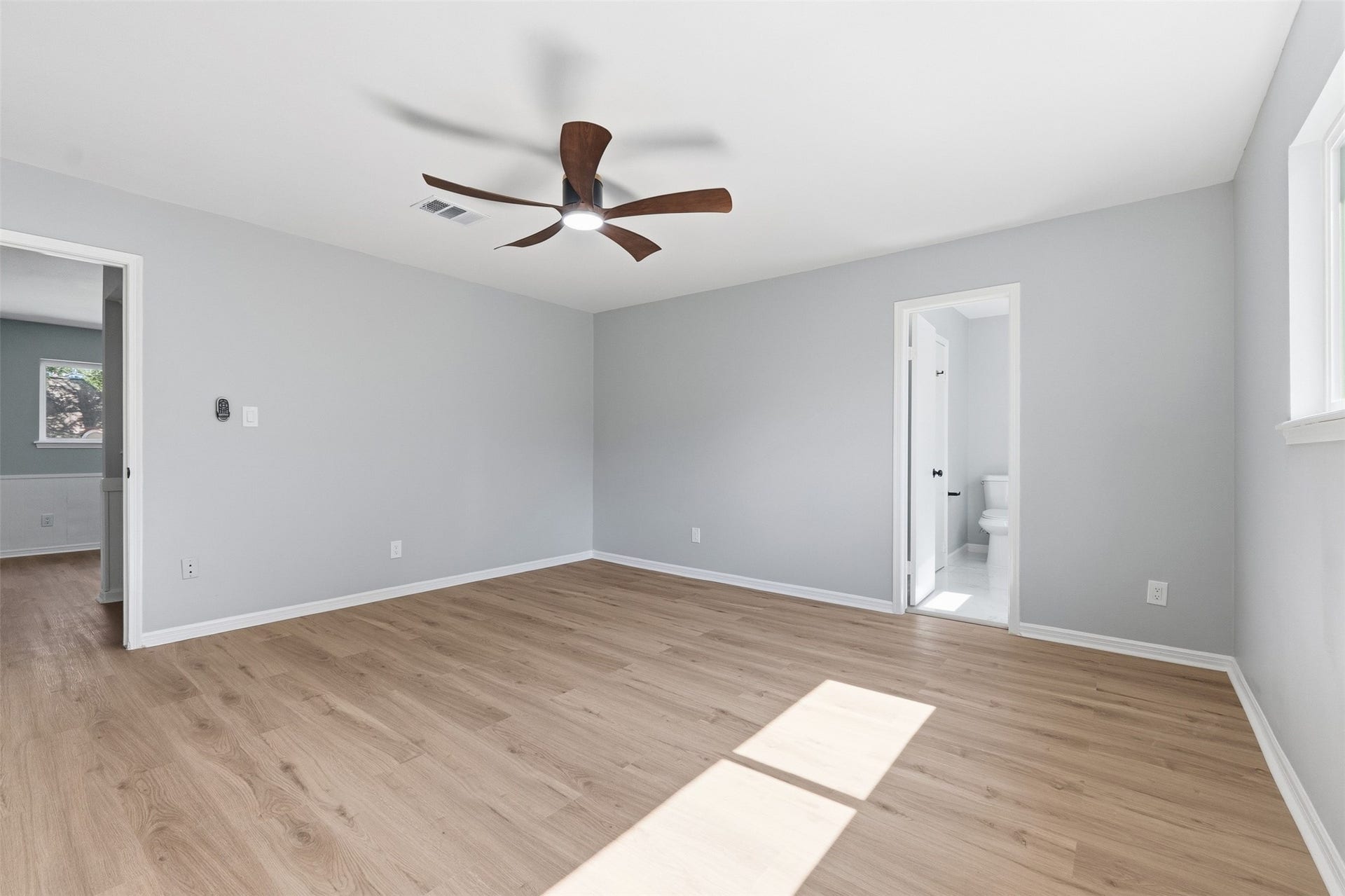 1119 Manatee Lane, Houston, TX 77090 1119 Manatee Lane, Houston, TX 77090