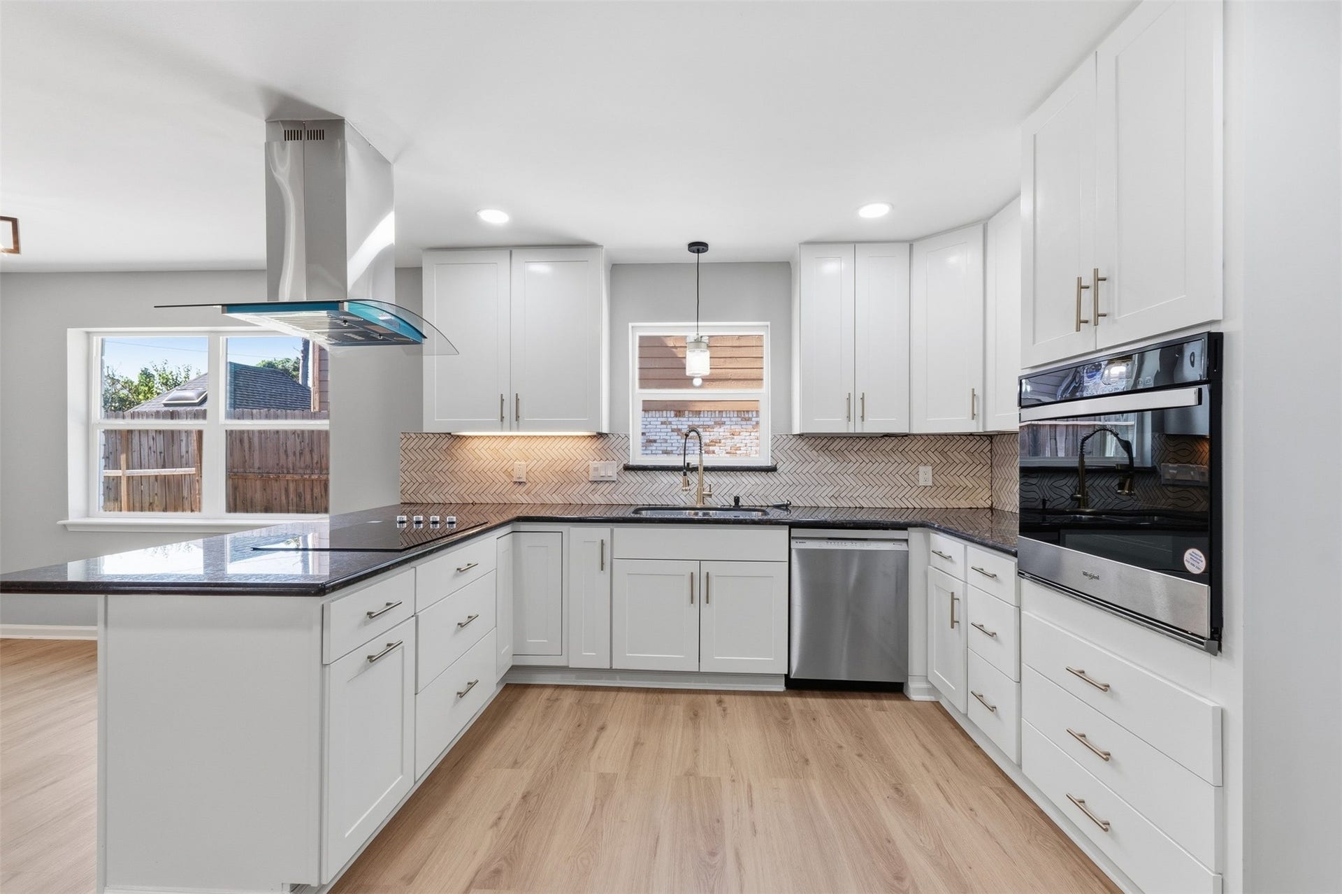 1119 Manatee Lane, Houston, TX 77090 1119 Manatee Lane, Houston, TX 77090