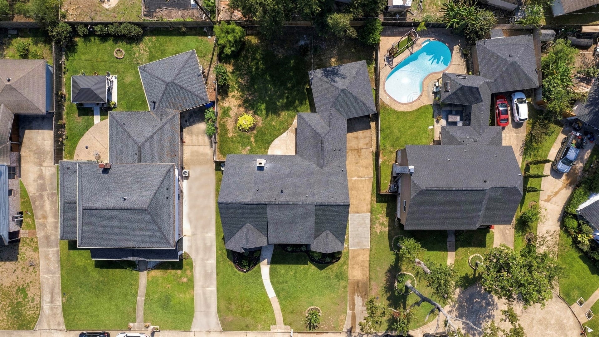 1119 Manatee Lane, Houston, TX 77090 1119 Manatee Lane, Houston, TX 77090