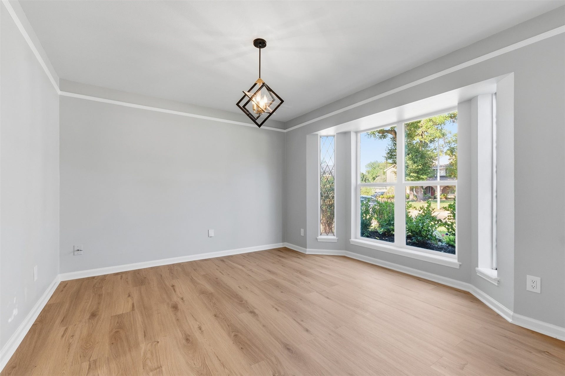 1119 Manatee Lane, Houston, TX 77090 1119 Manatee Lane, Houston, TX 77090