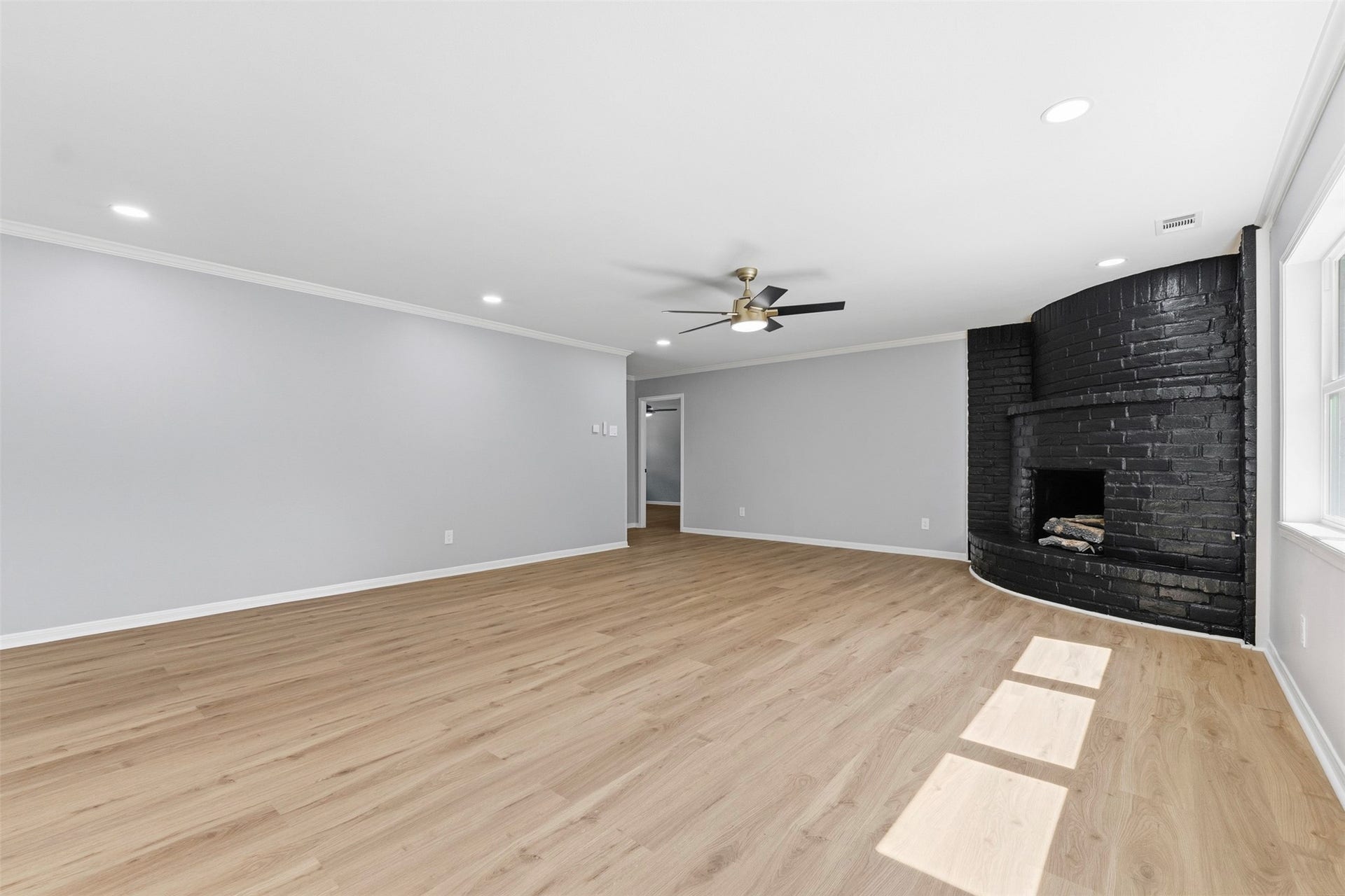1119 Manatee Lane, Houston, TX 77090 1119 Manatee Lane, Houston, TX 77090