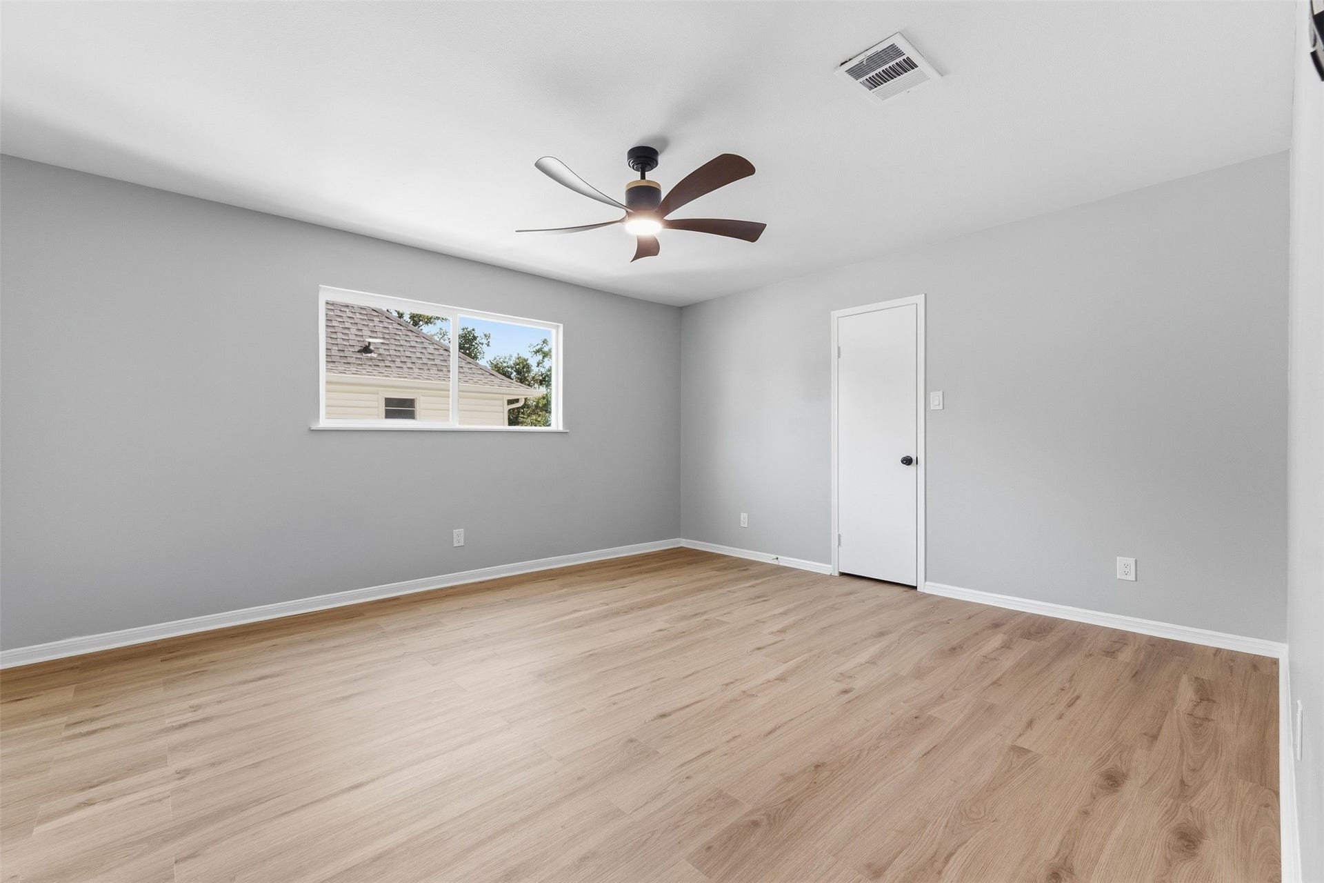 1119 Manatee Lane, Houston, TX 77090 1119 Manatee Lane, Houston, TX 77090