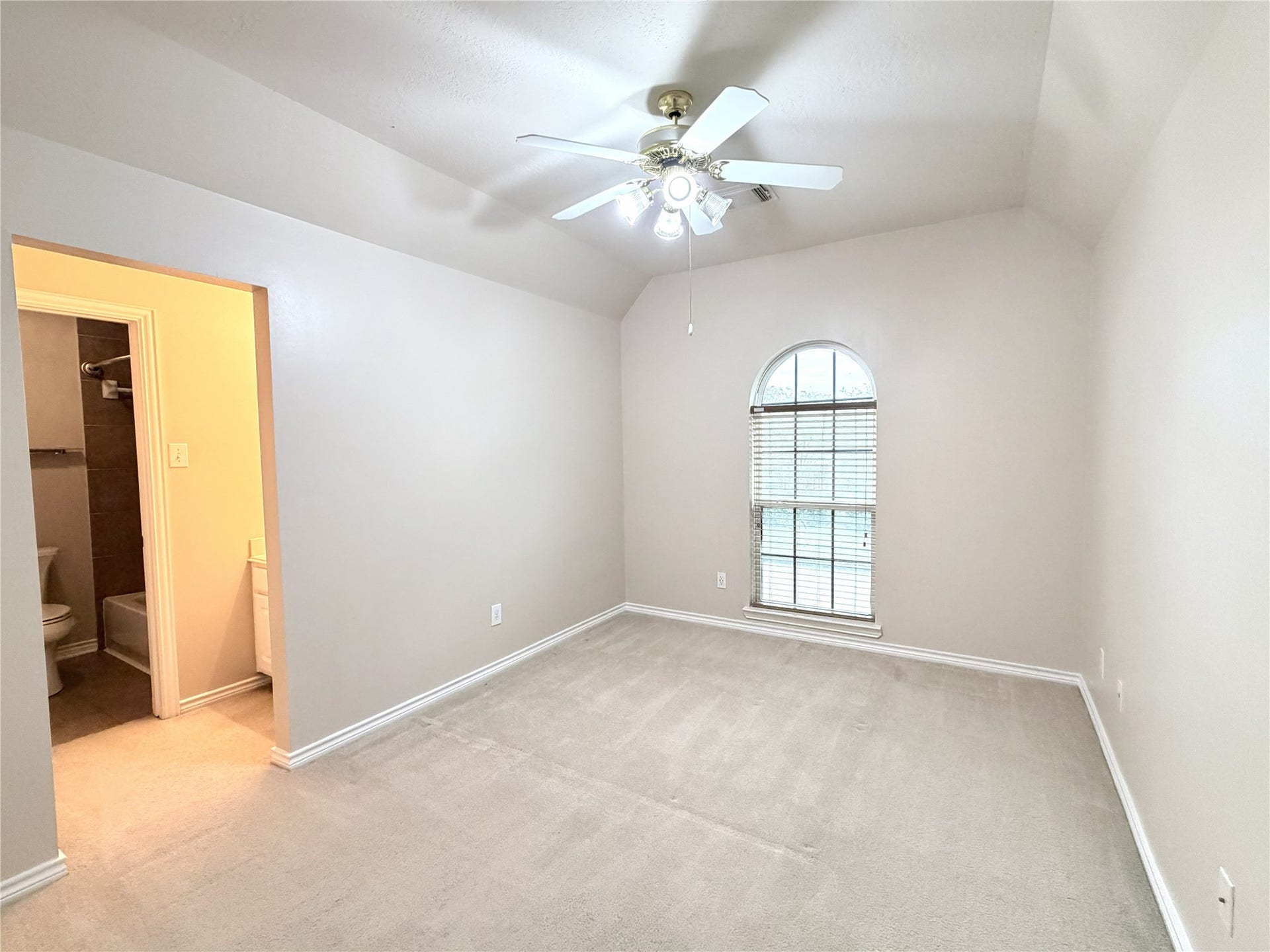 3043 Fallbrook Drive, Pearland, TX 77584 3rd bedroom on 2nd floor.