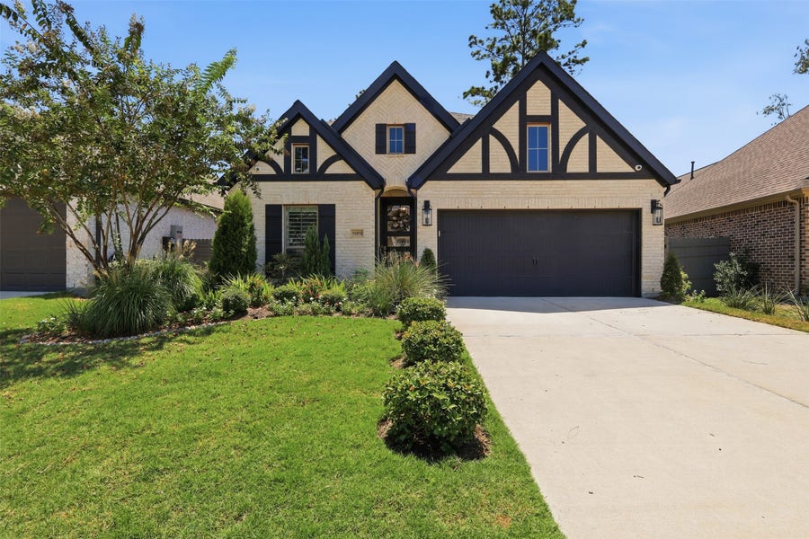 Property photo for 15810 Bird Of Paradise Drive, Conroe, TX