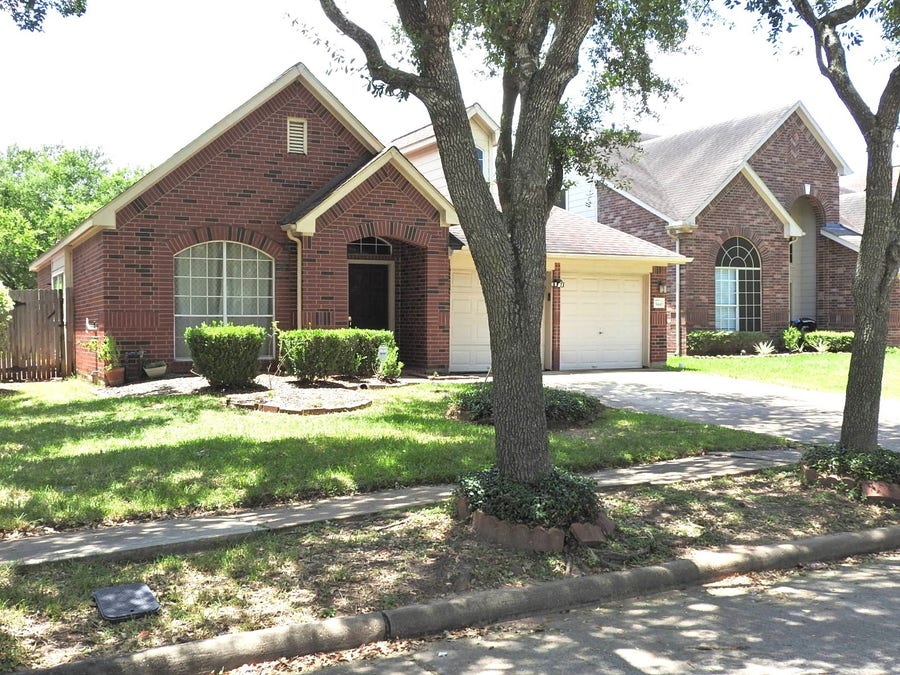 Property photo for 5443 Santa Chase Lane, Sugar Land, TX