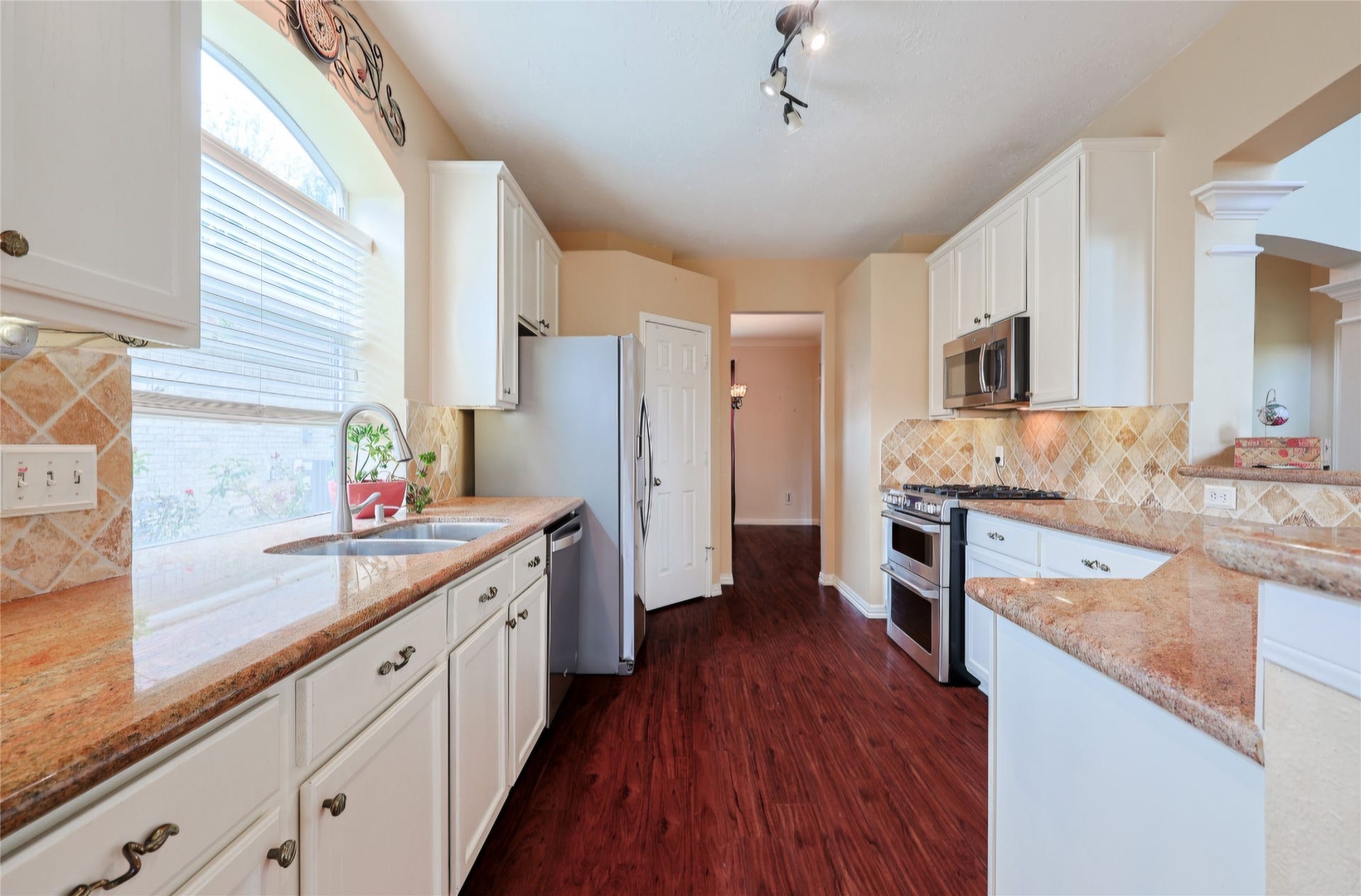 1109 Park Green Drive, Deer Park, TX 77536