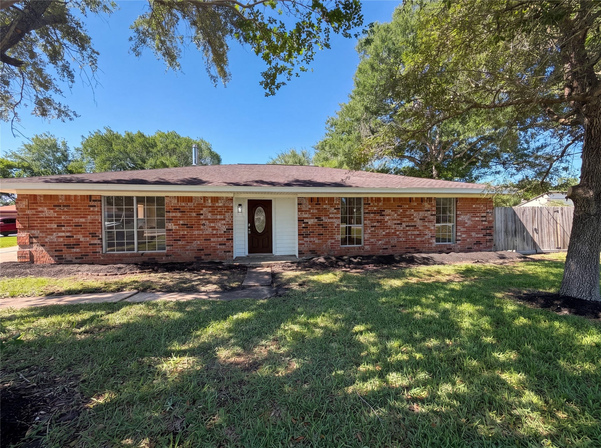 5917 Raza Road, Pearland, TX 77584 5917 Raza Road, Pearland, TX 77584