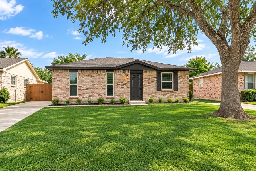 Property photo for 4705 Pine Street, Pasadena, TX