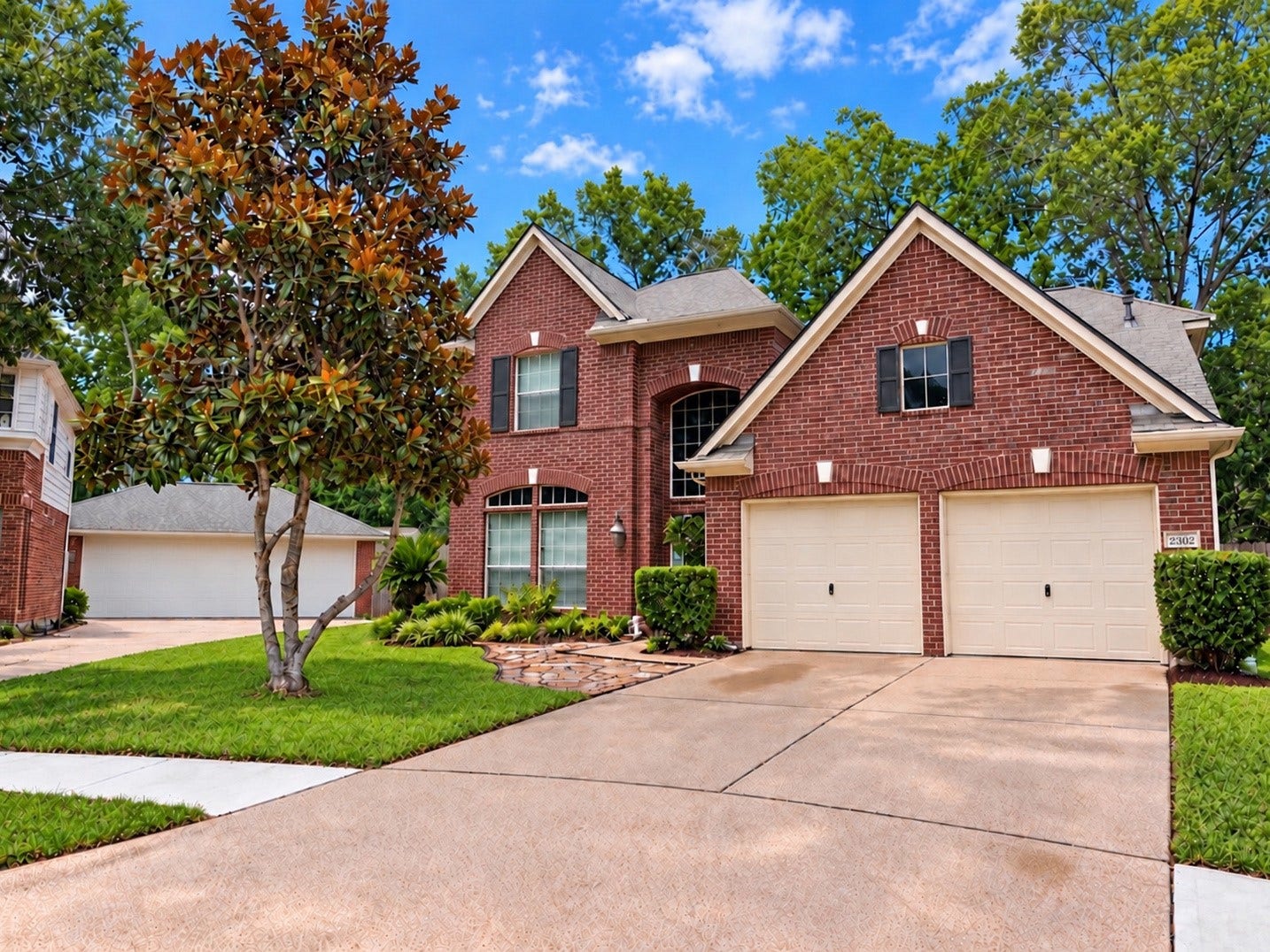 2302 Piney Woods Drive, Pearland, TX 77581 Welcome home to 2302 Piney Woods Drive!