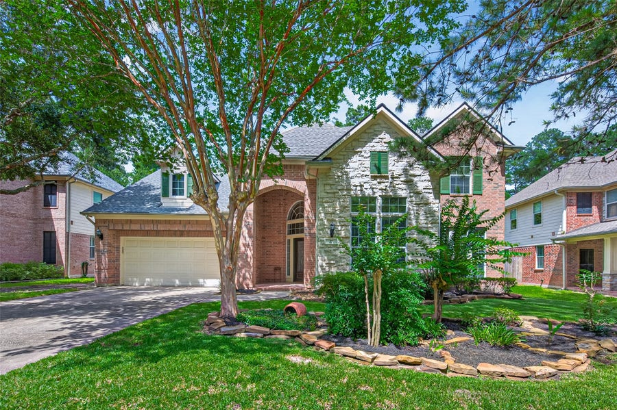Property photo for 27 E Shale Creek Circle, The Woodlands, TX