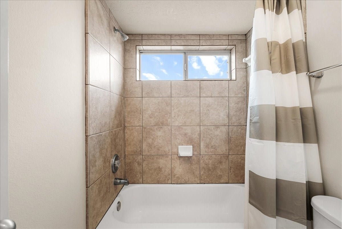 5230 Lagoon Court, Bacliff, TX 77518 5230 Lagoon Court, Bacliff, TX 77518
