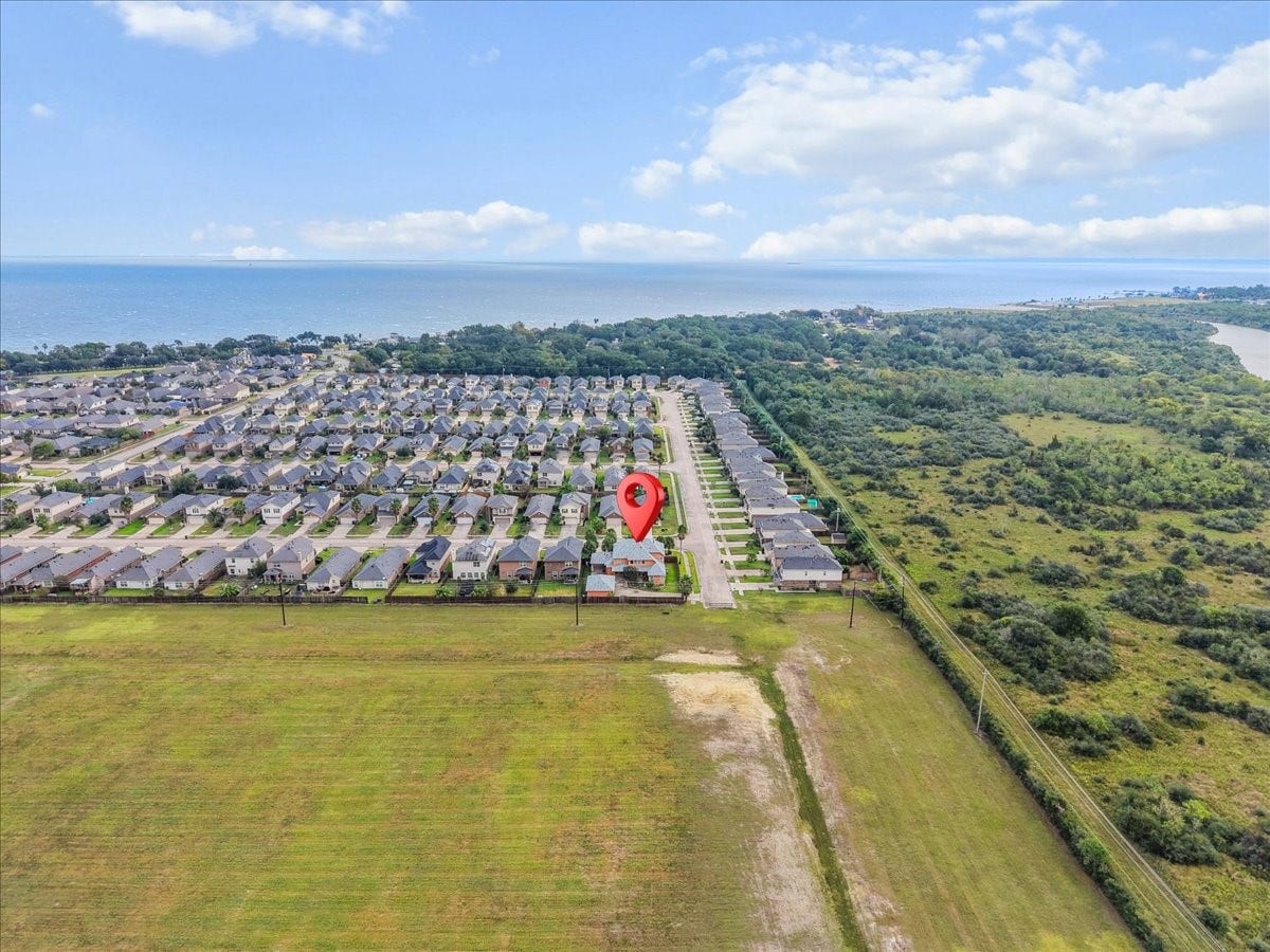 5230 Lagoon Court, Bacliff, TX 77518 This location is FANTASTIC! You can see Galveston Bay in the distance--head over in just minutes, literally! Enjoy the perks of being close to the water without the the giant pricetag!