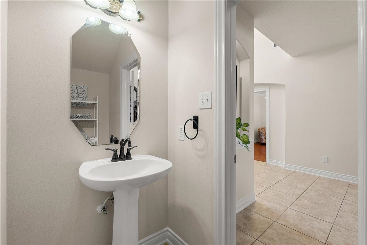 5230 Lagoon Court, Bacliff, TX 77518 5230 Lagoon Court, Bacliff, TX 77518
