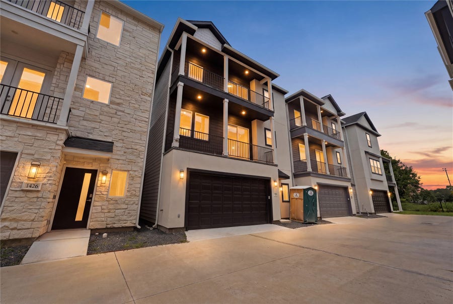 Property photo for 1424 W 34th 1/2 Street, Houston, TX