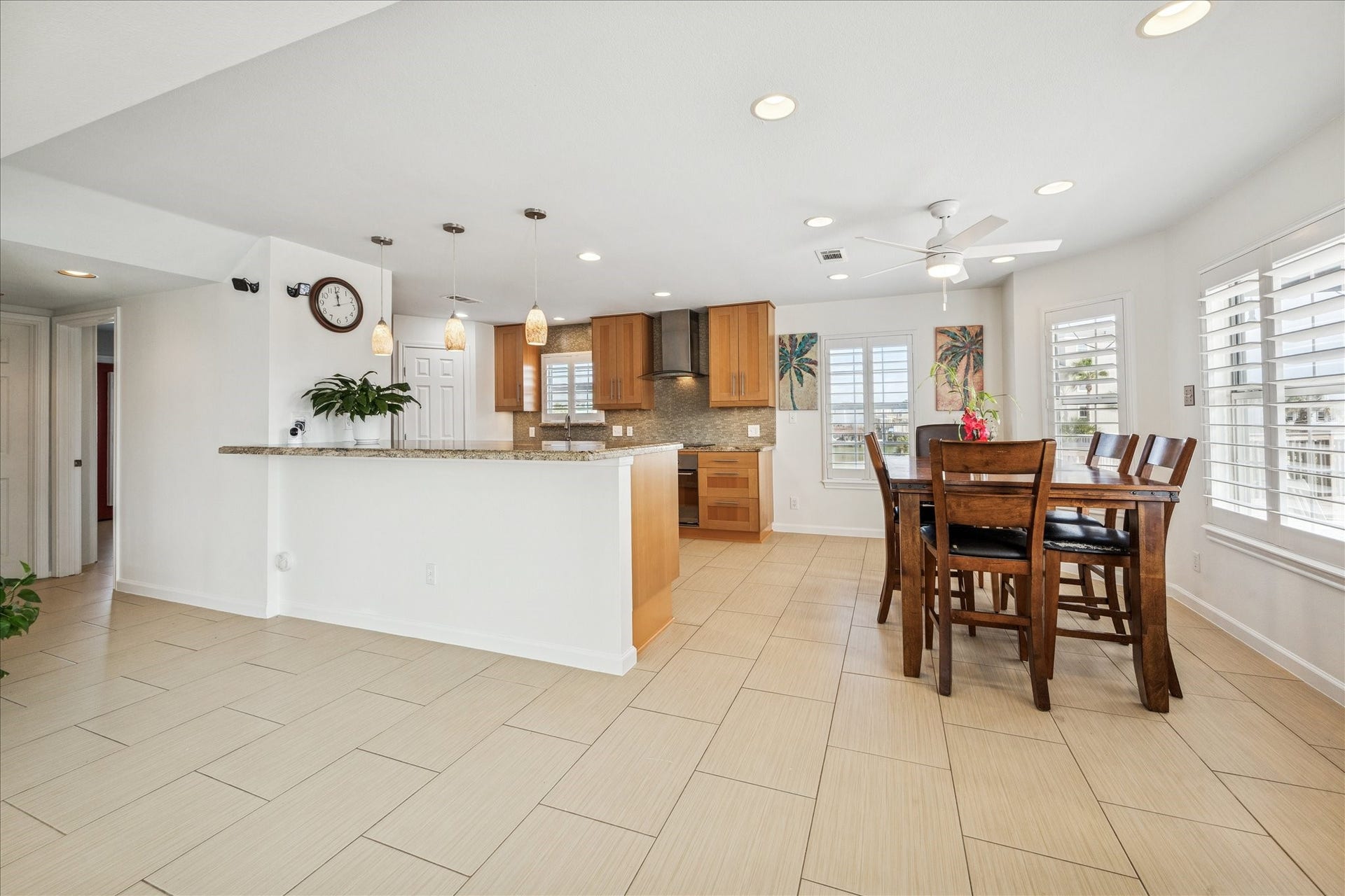 270 Isles End Road, Tiki Island, TX 77554 270 Isles End Road, Tiki Island, TX 77554
