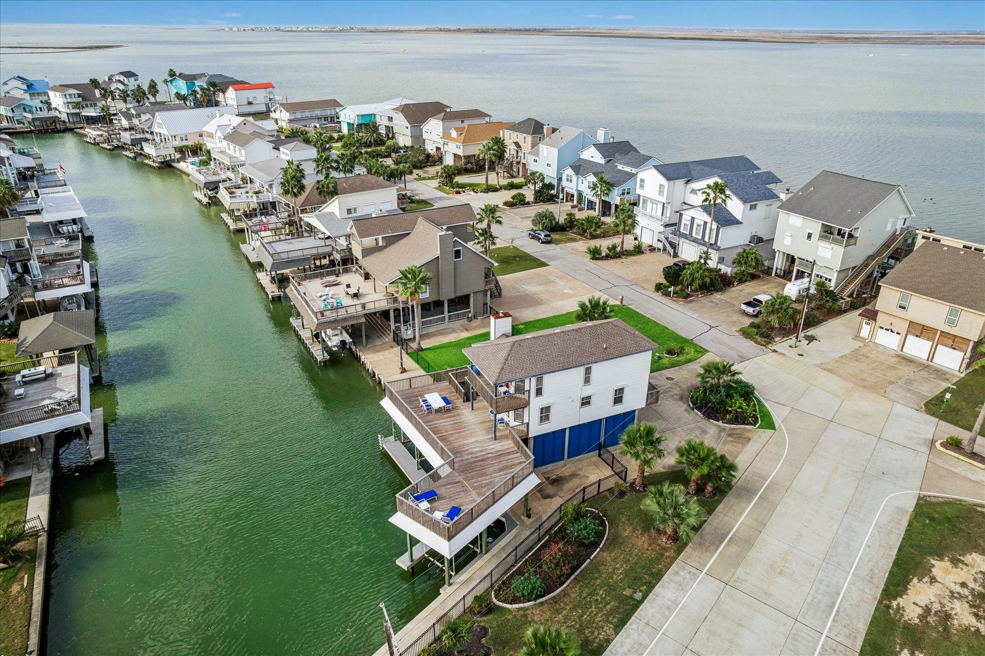 270 Isles End Road, Tiki Island, TX 77554 270 Isles End Road, Tiki Island, TX 77554