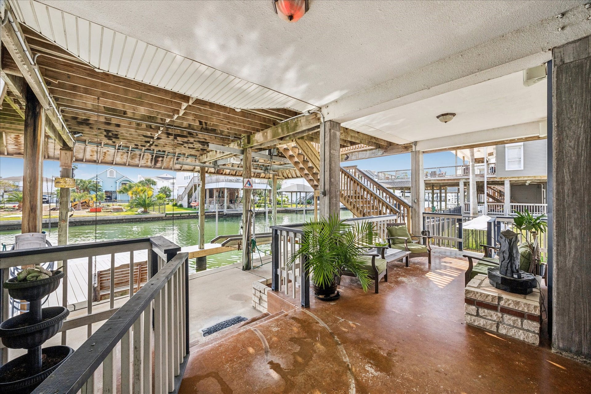 270 Isles End Road, Tiki Island, TX 77554 270 Isles End Road, Tiki Island, TX 77554