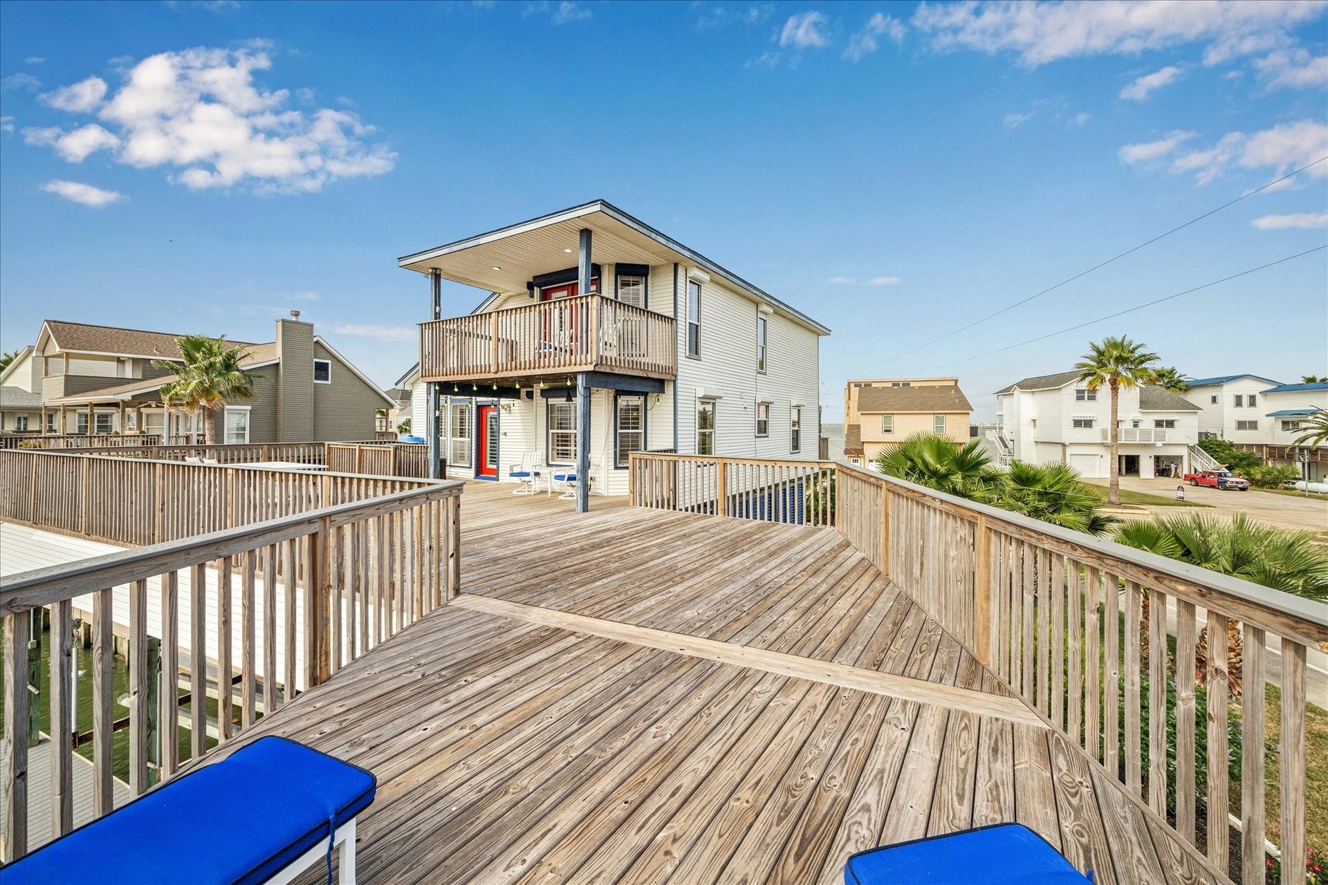 270 Isles End Road, Tiki Island, TX 77554 270 Isles End Road, Tiki Island, TX 77554