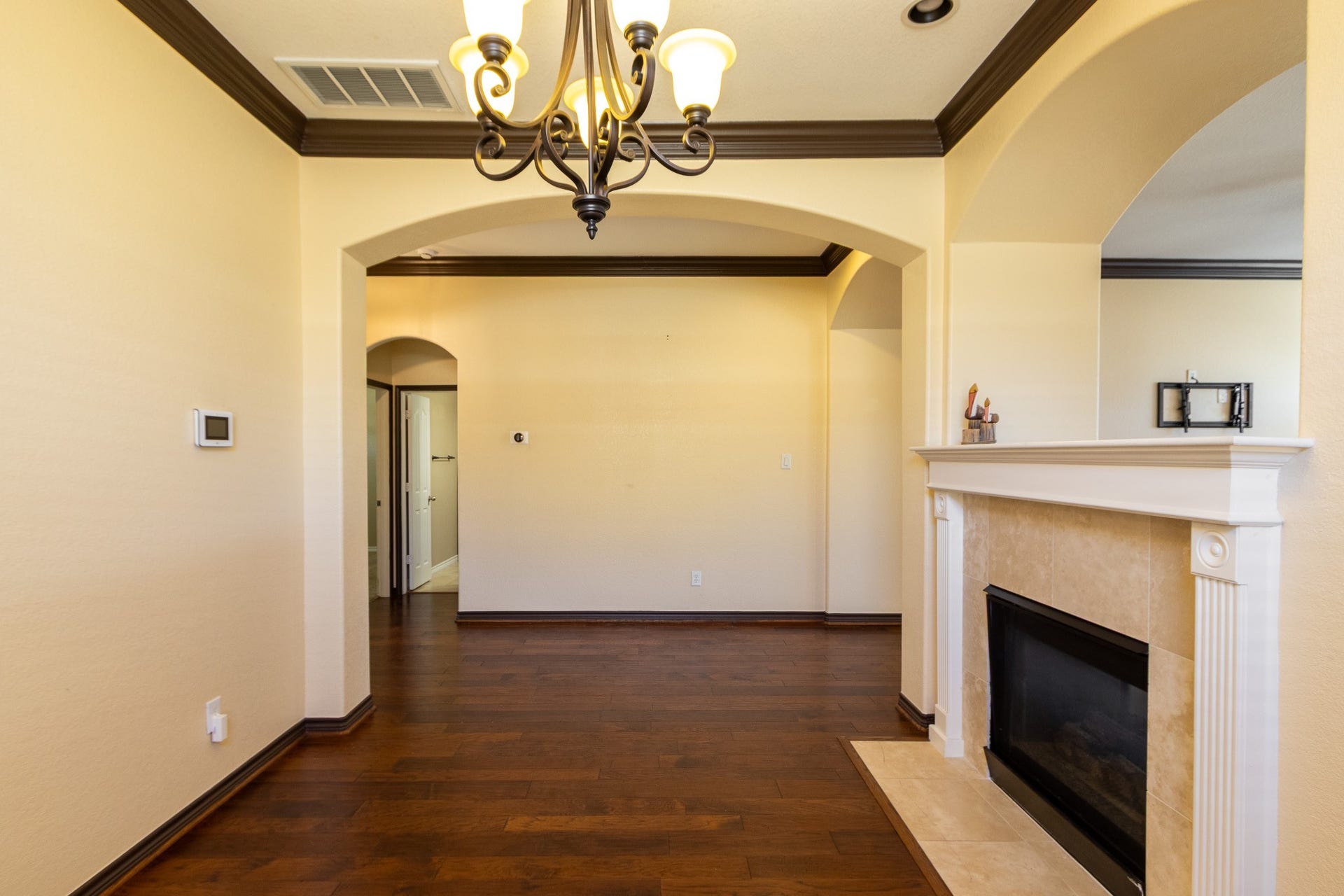 435 Sandstone Creek Lane, Dickinson, TX 77539 Formal dining (or could be a study)