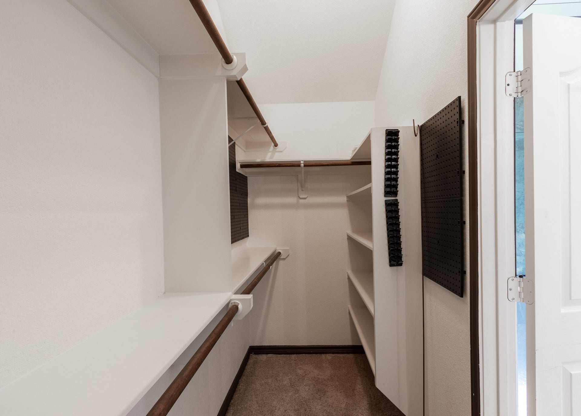 435 Sandstone Creek Lane, Dickinson, TX 77539 Primary closet
