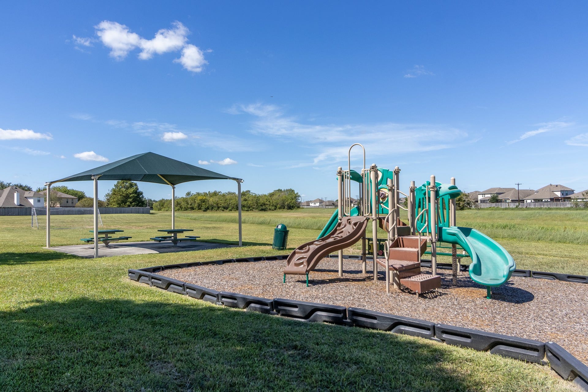 435 Sandstone Creek Lane, Dickinson, TX 77539 Neighborhood playground.