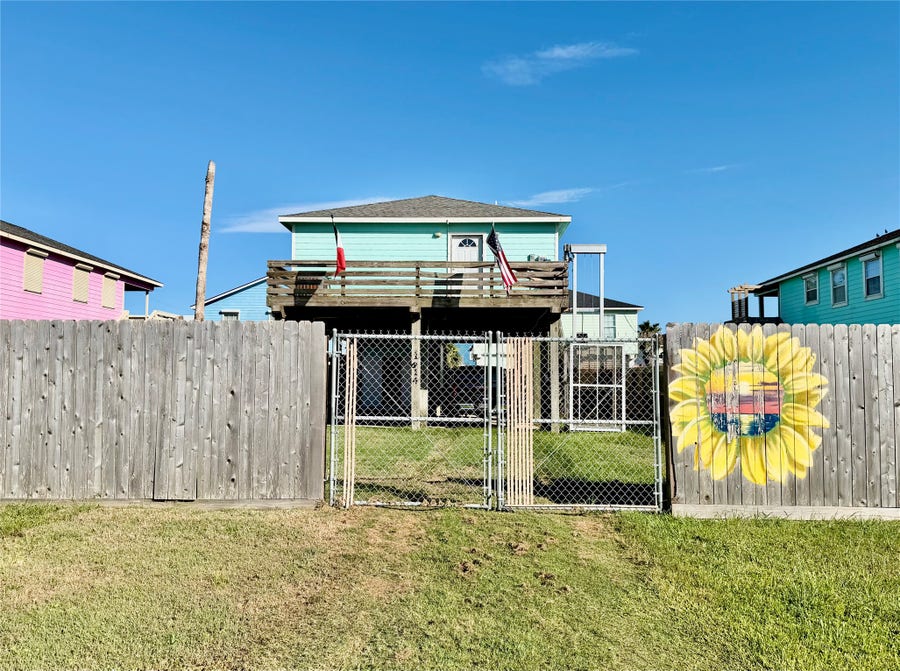 Property photo for 1814 Blue Water Highway, Surfside Beach, TX