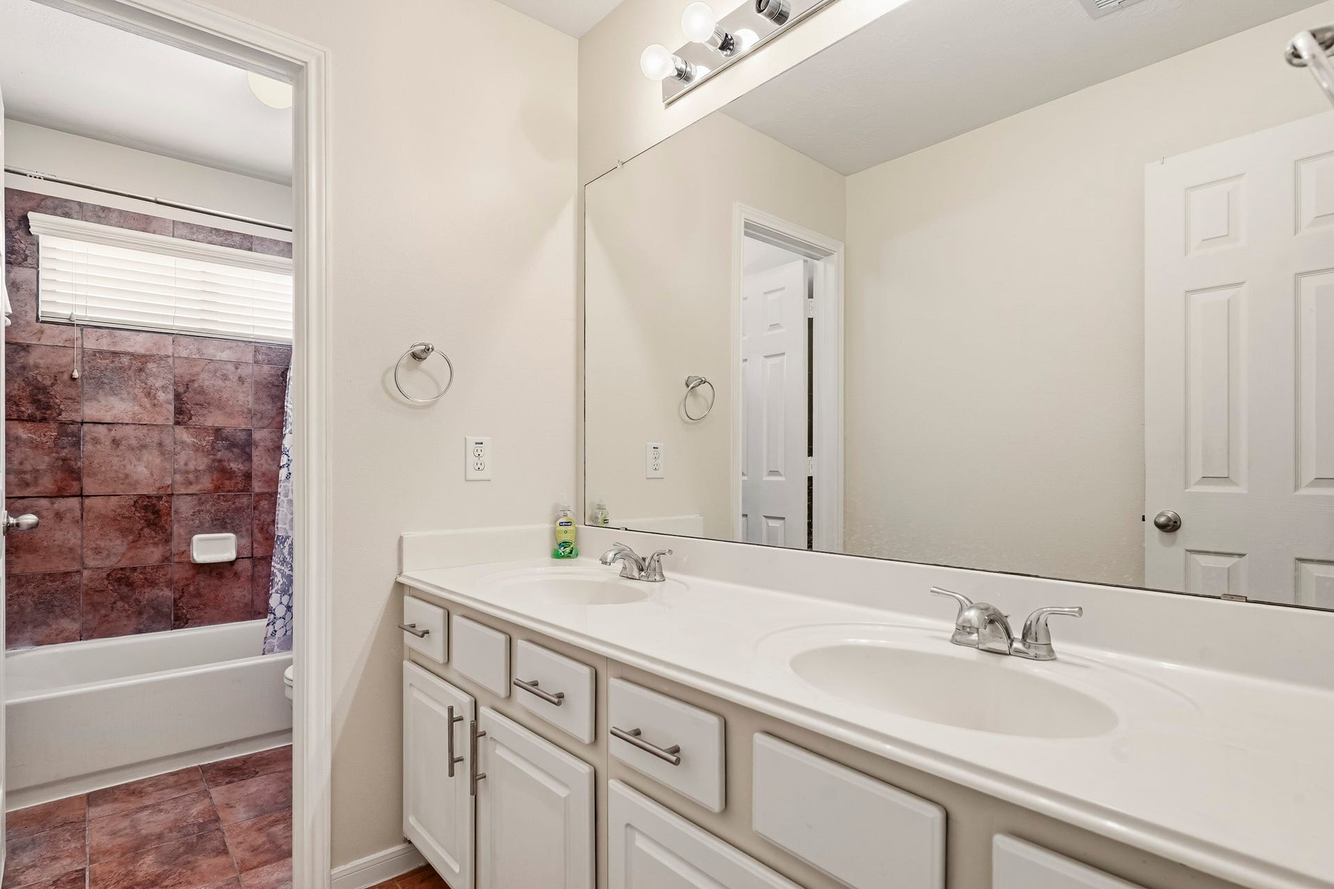 3023 London Lane, Missouri City, TX 77459 3023 London Lane, Missouri City, TX 77459