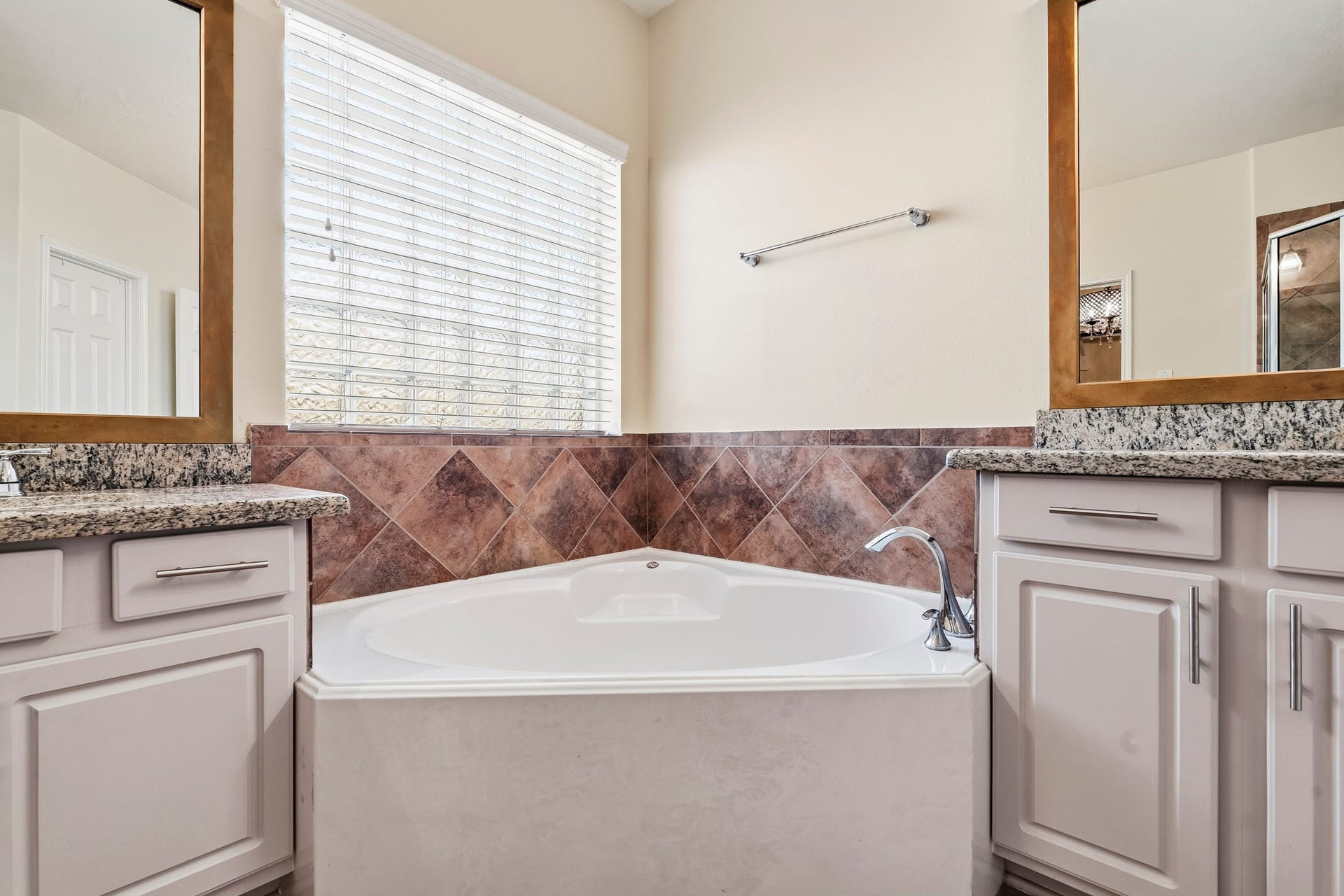 3023 London Lane, Missouri City, TX 77459 3023 London Lane, Missouri City, TX 77459