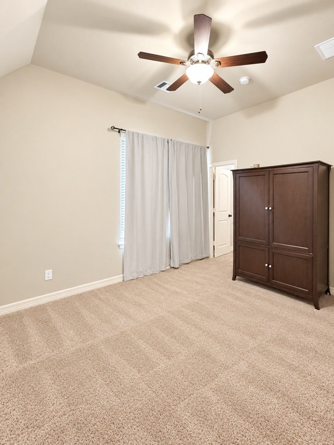 Secondary bedroom 1