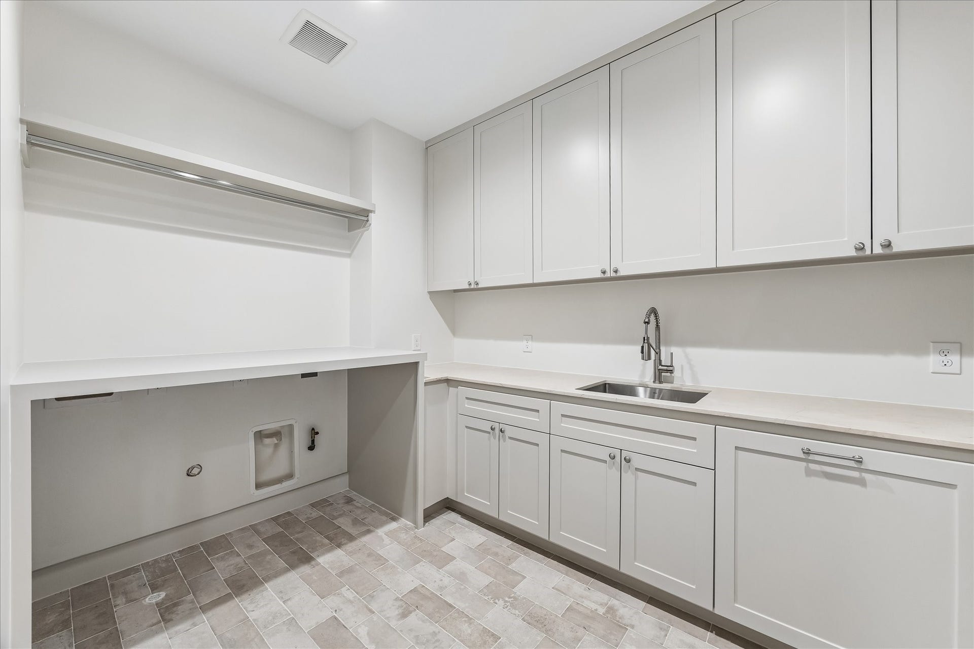 1714 Viking Drive, Houston, TX 77018 **Previous Builder Project**