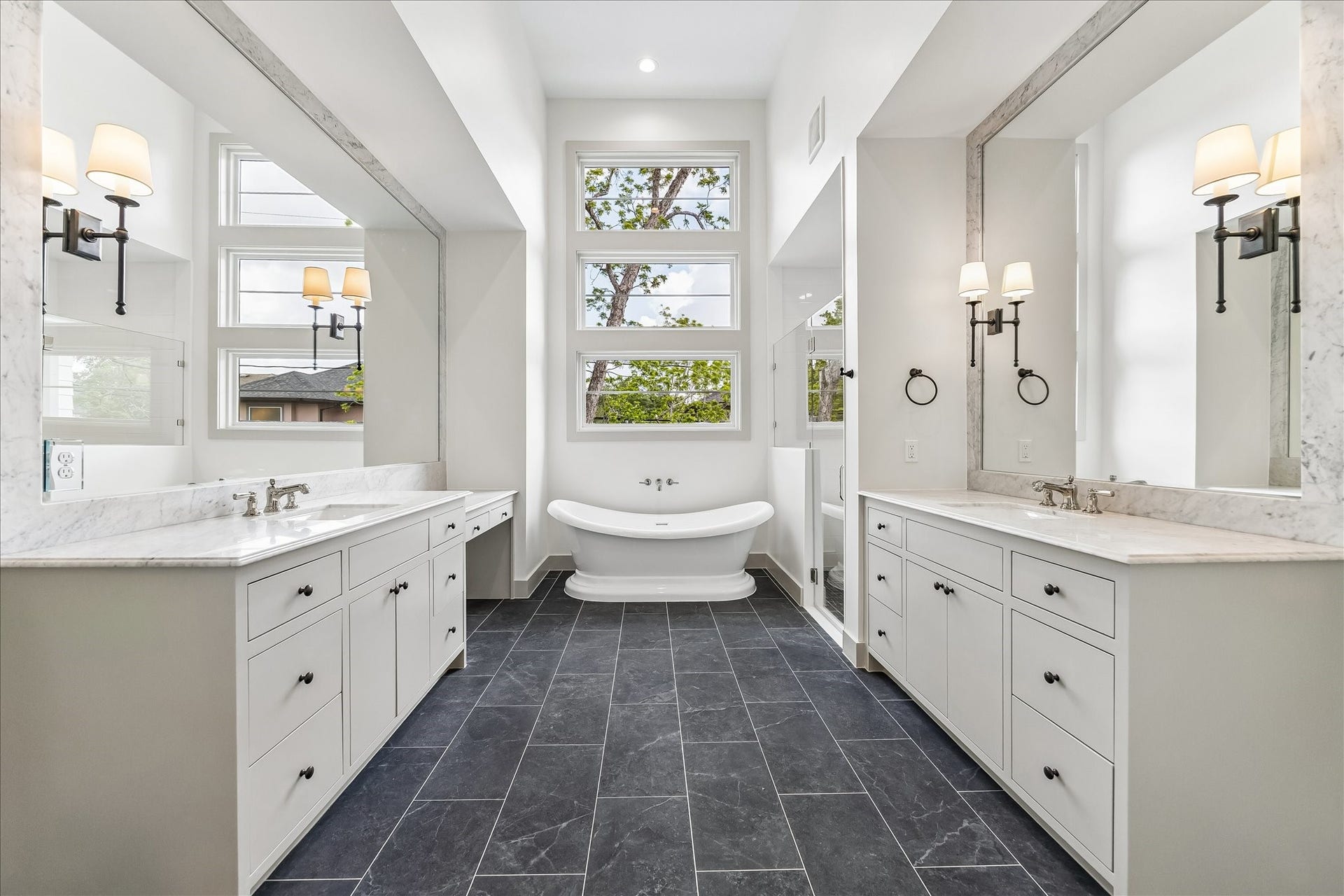 1714 Viking Drive, Houston, TX 77018 **Previous Builder Project**
