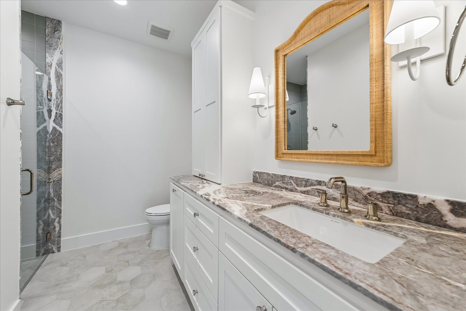 1714 Viking Drive, Houston, TX 77018 **Previous Builder Project**