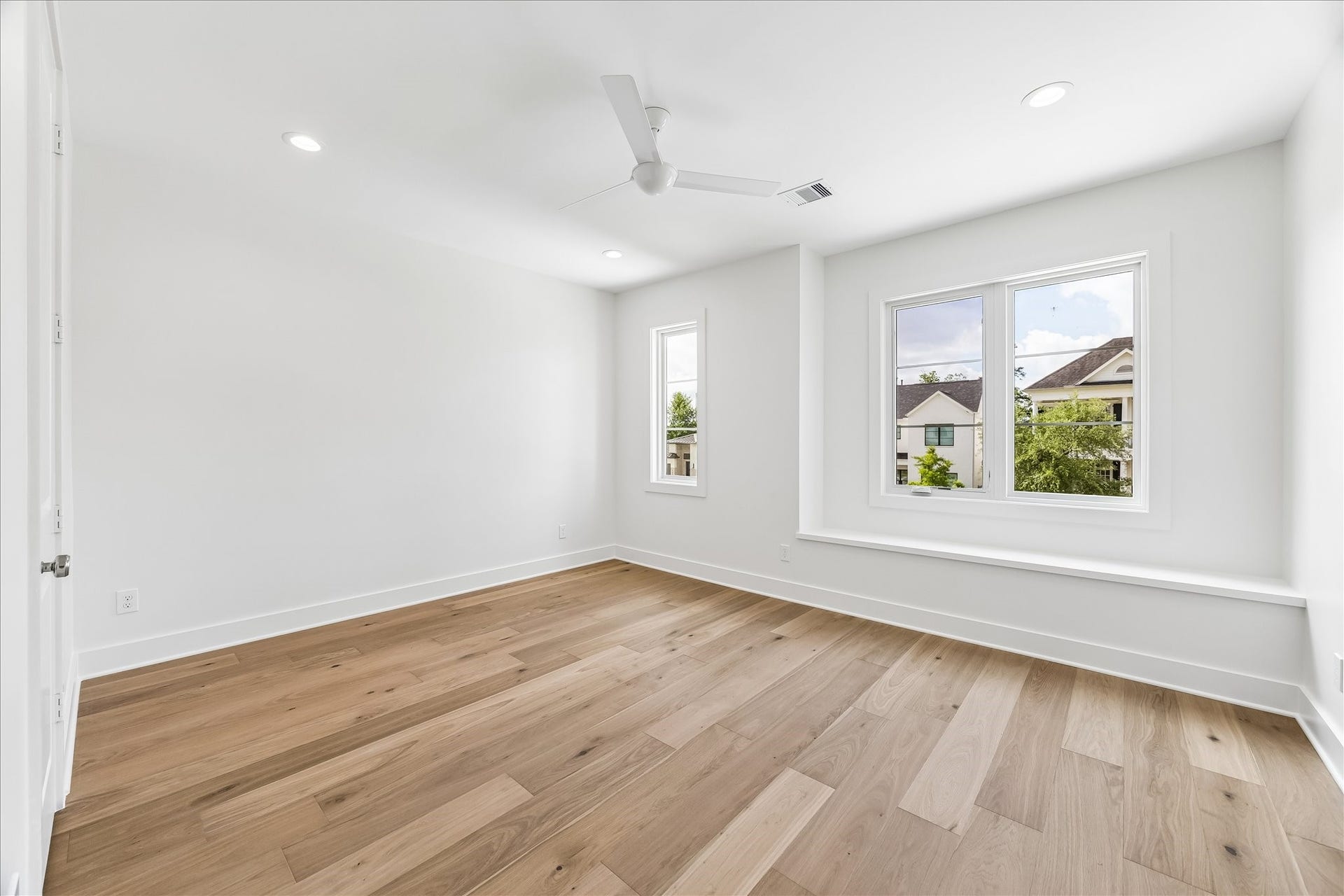 1714 Viking Drive, Houston, TX 77018 **Previous Builder Project**