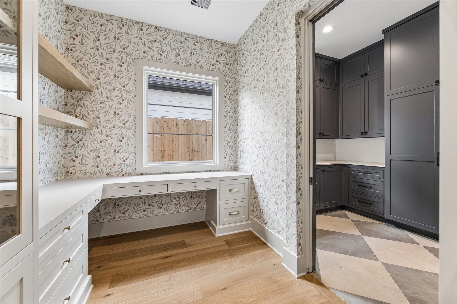 1714 Viking Drive, Houston, TX 77018 **Previous Builder Project**