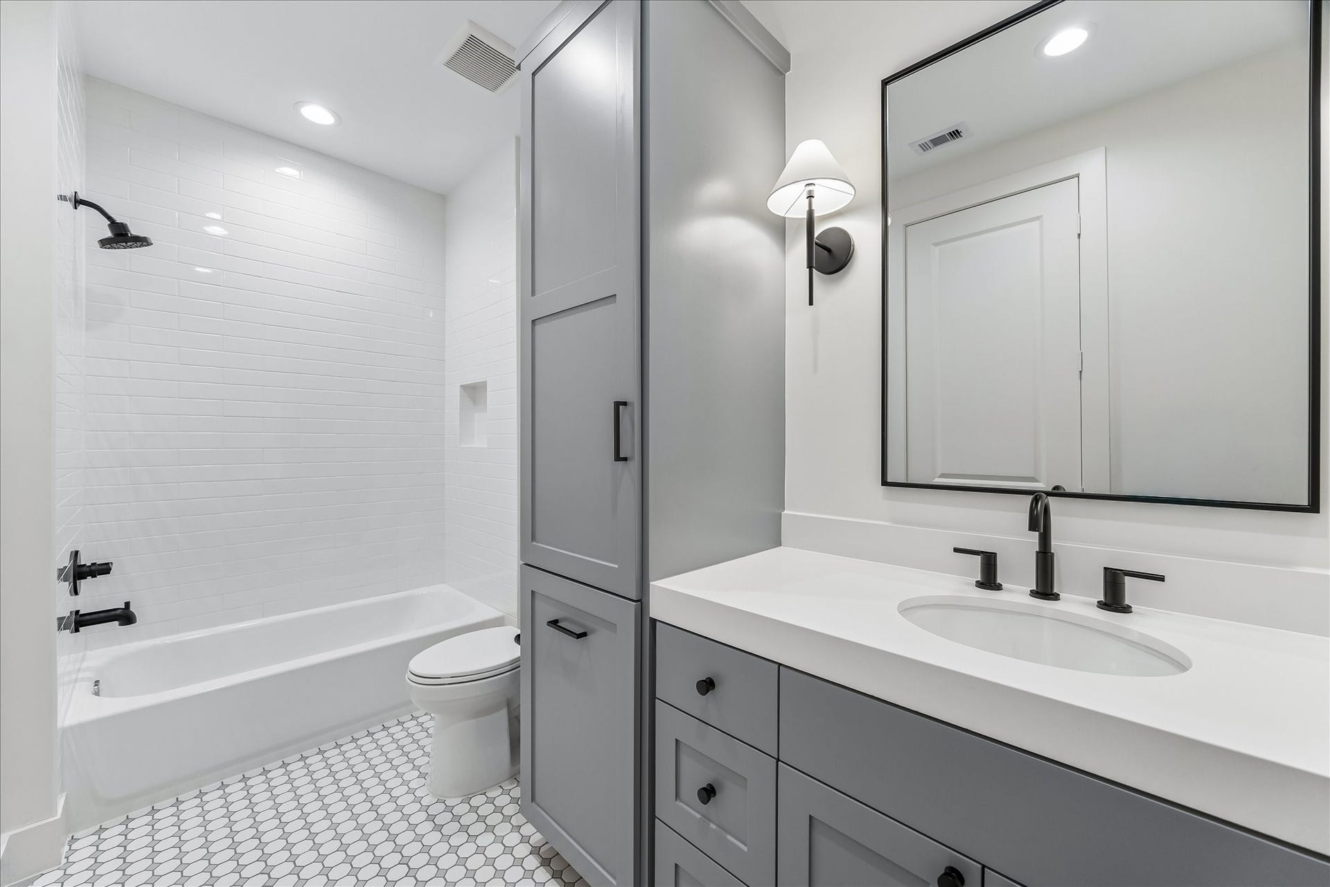 1714 Viking Drive, Houston, TX 77018 **Previous Builder Project**