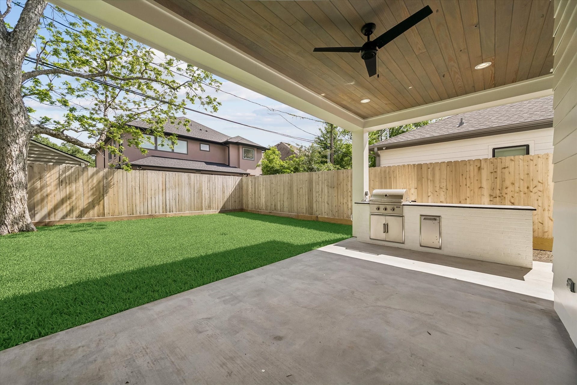 1714 Viking Drive, Houston, TX 77018 **Previous Builder Project**