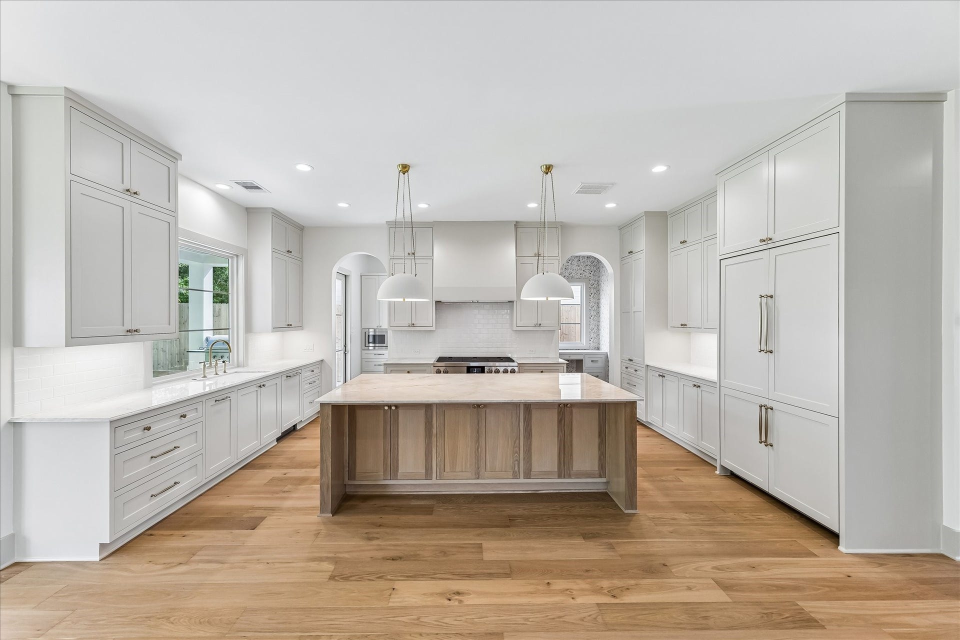 1714 Viking Drive, Houston, TX 77018 **Previous Builder Project**