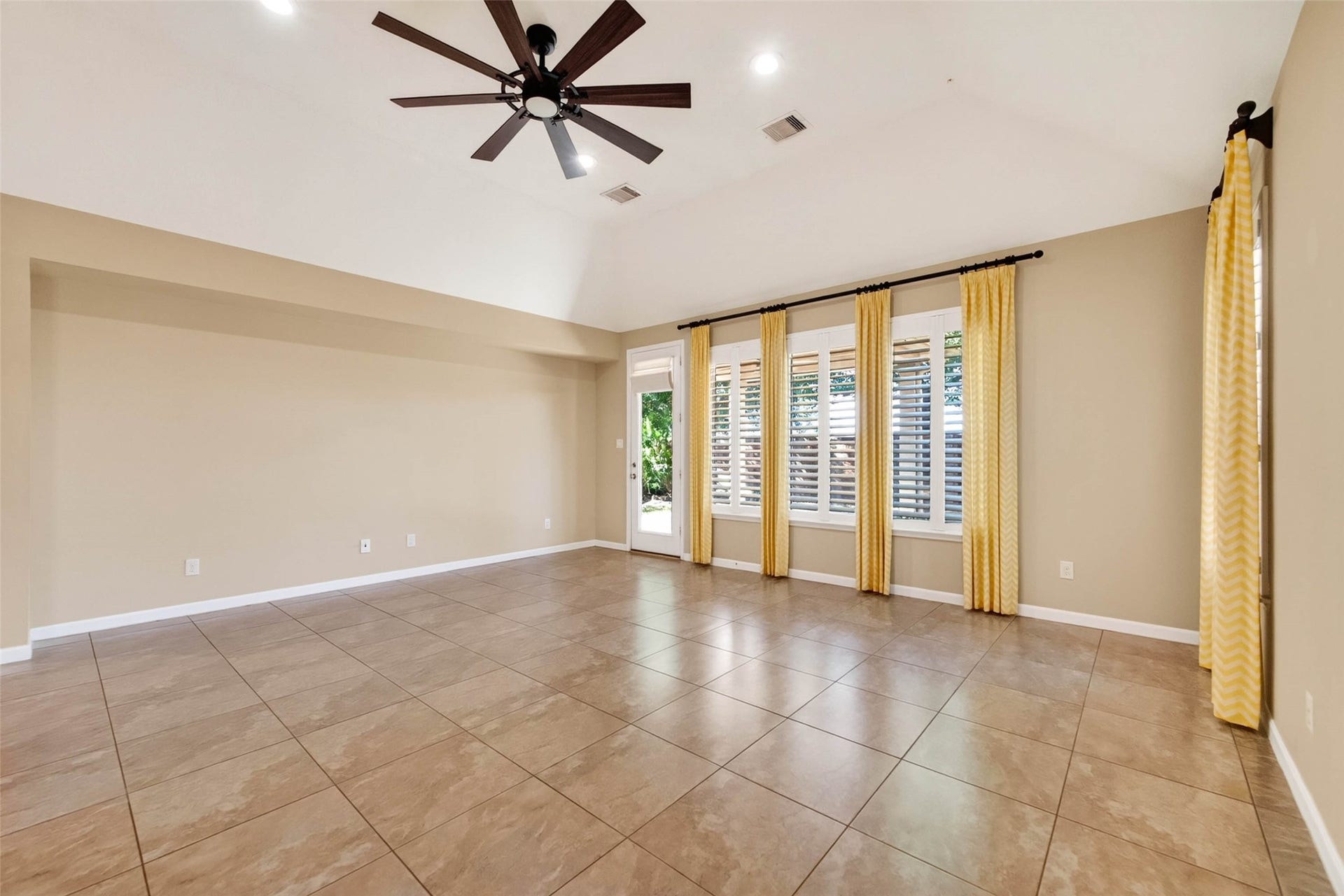 2750 Lomelina Lane, League City, TX 77573 2750 Lomelina Lane, League City, TX 77573