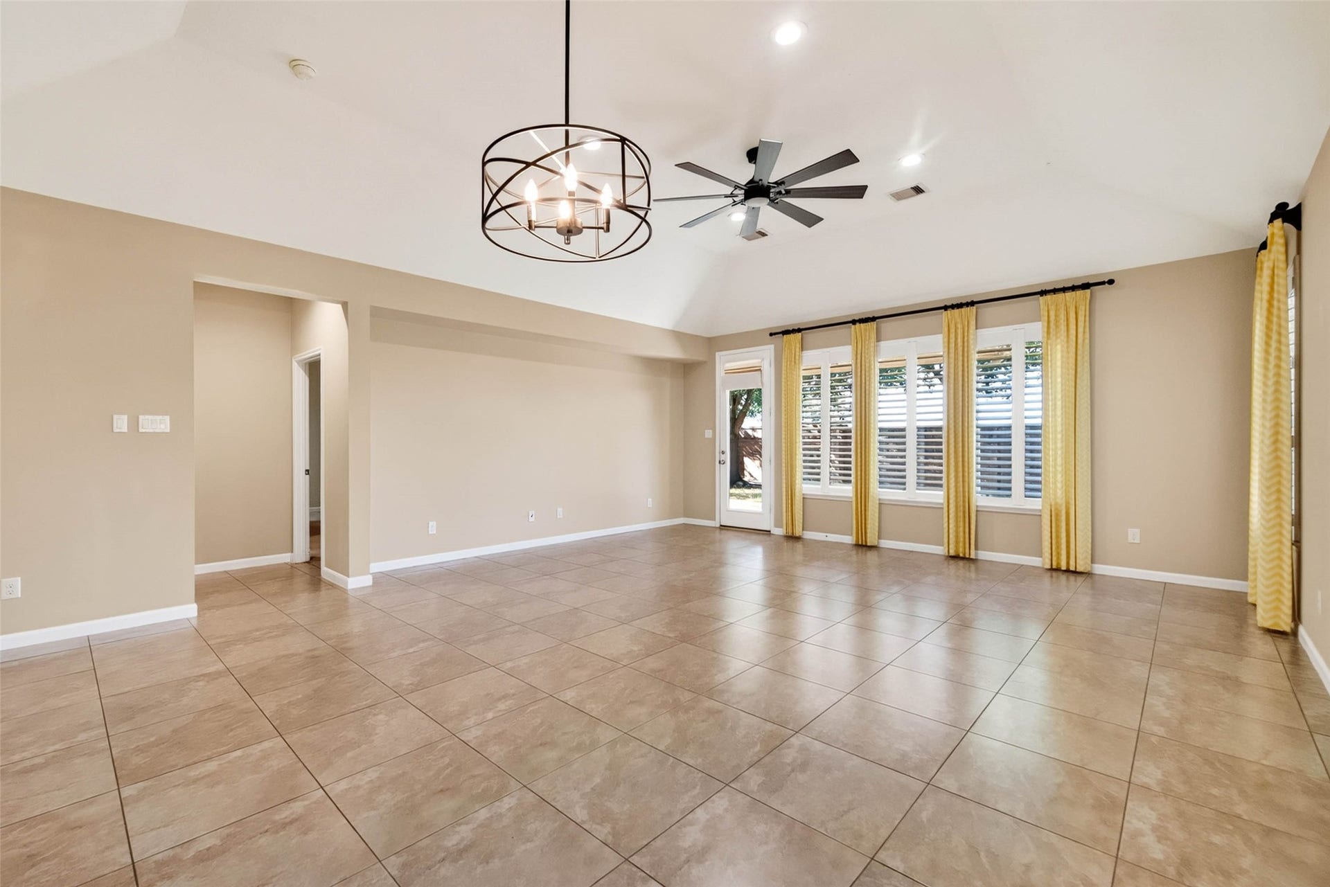 2750 Lomelina Lane, League City, TX 77573 2750 Lomelina Lane, League City, TX 77573