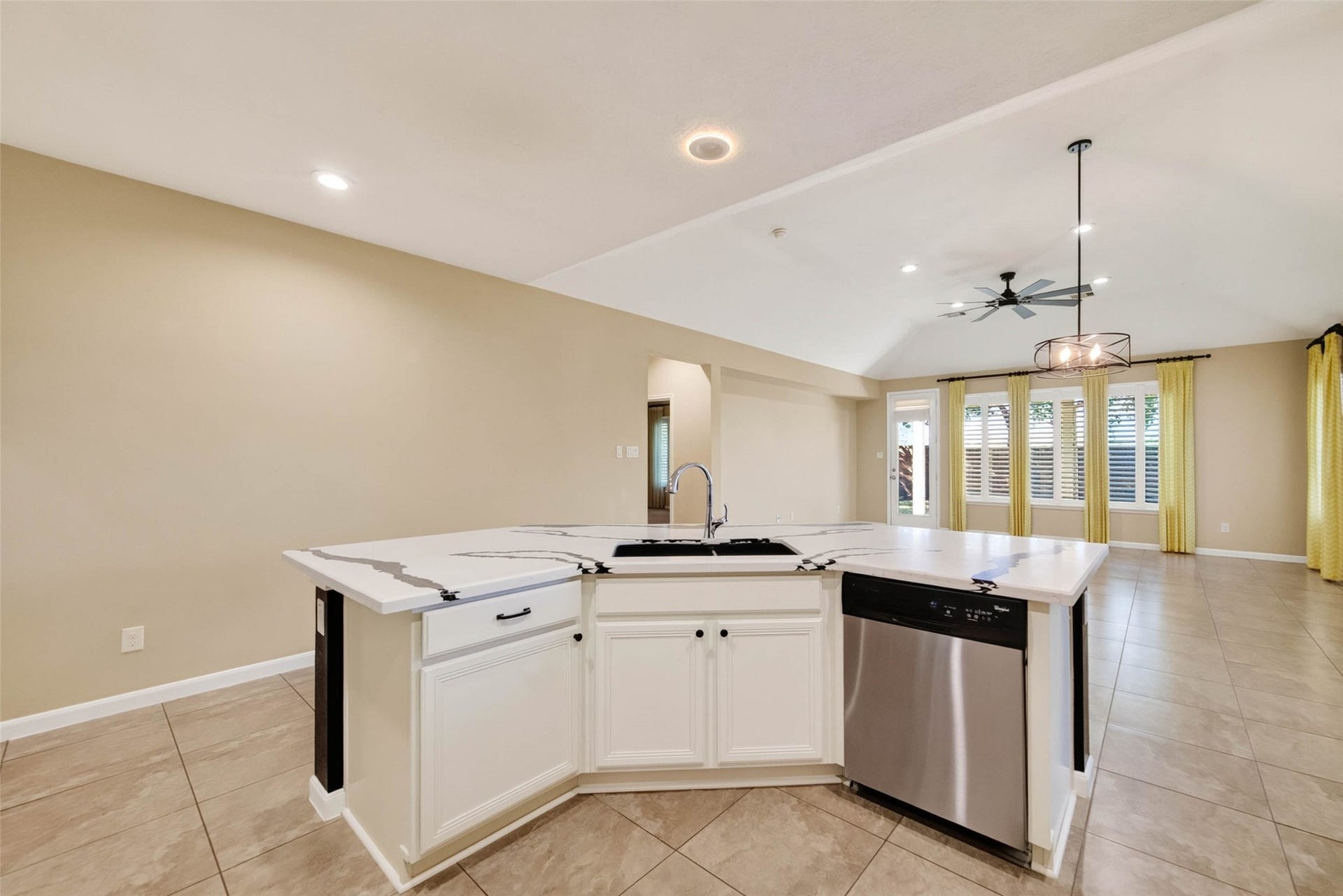 2750 Lomelina Lane, League City, TX 77573 2750 Lomelina Lane, League City, TX 77573