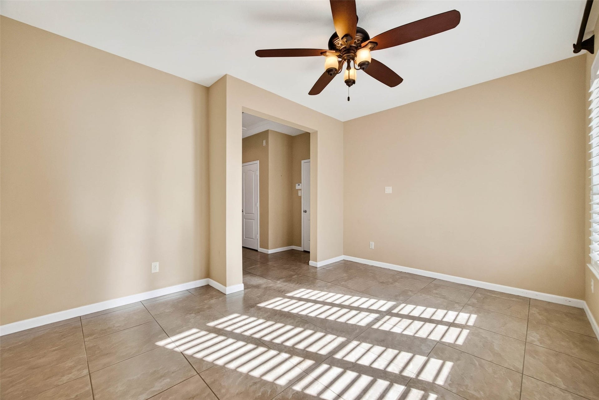 2750 Lomelina Lane, League City, TX 77573 2750 Lomelina Lane, League City, TX 77573