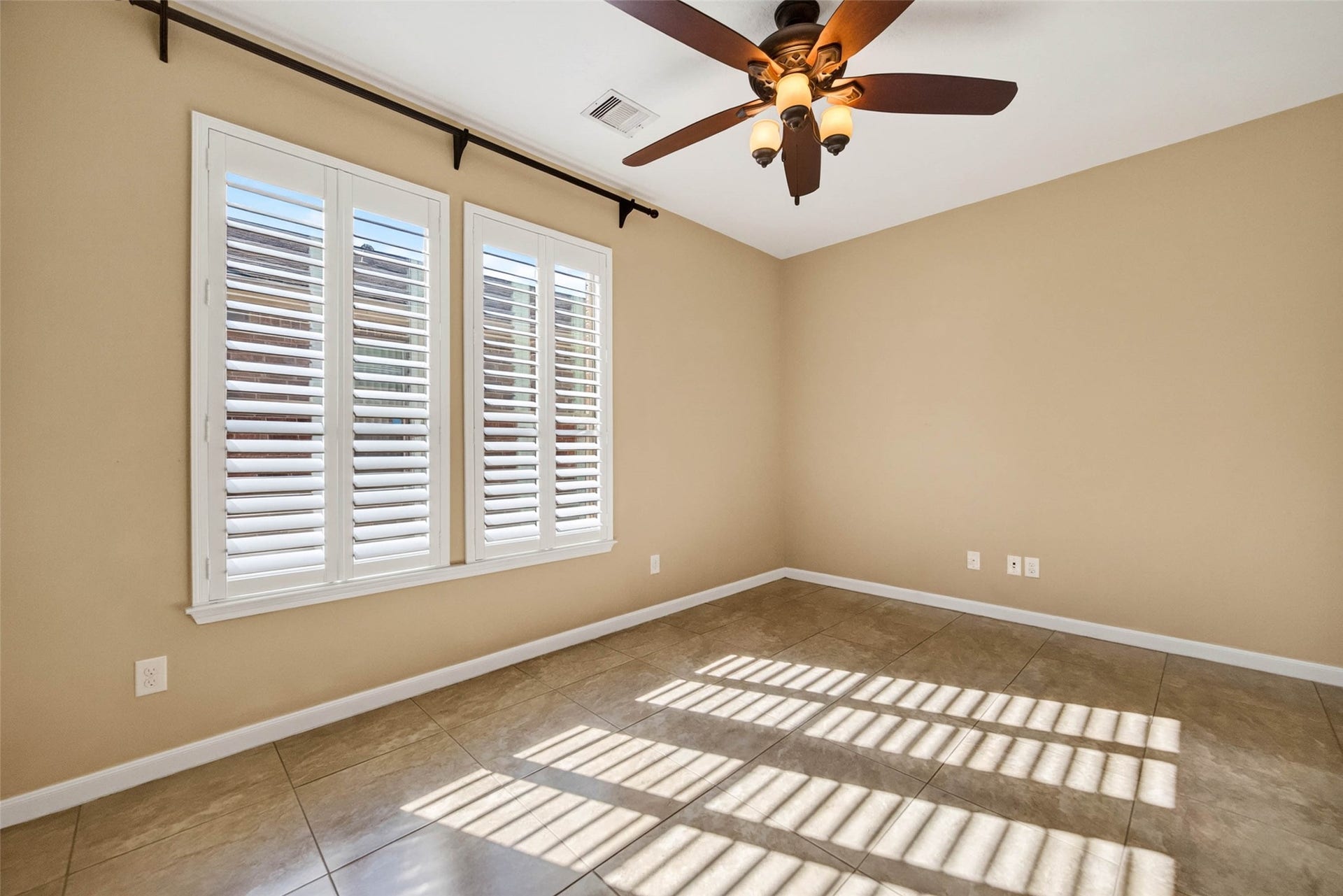 2750 Lomelina Lane, League City, TX 77573 2750 Lomelina Lane, League City, TX 77573