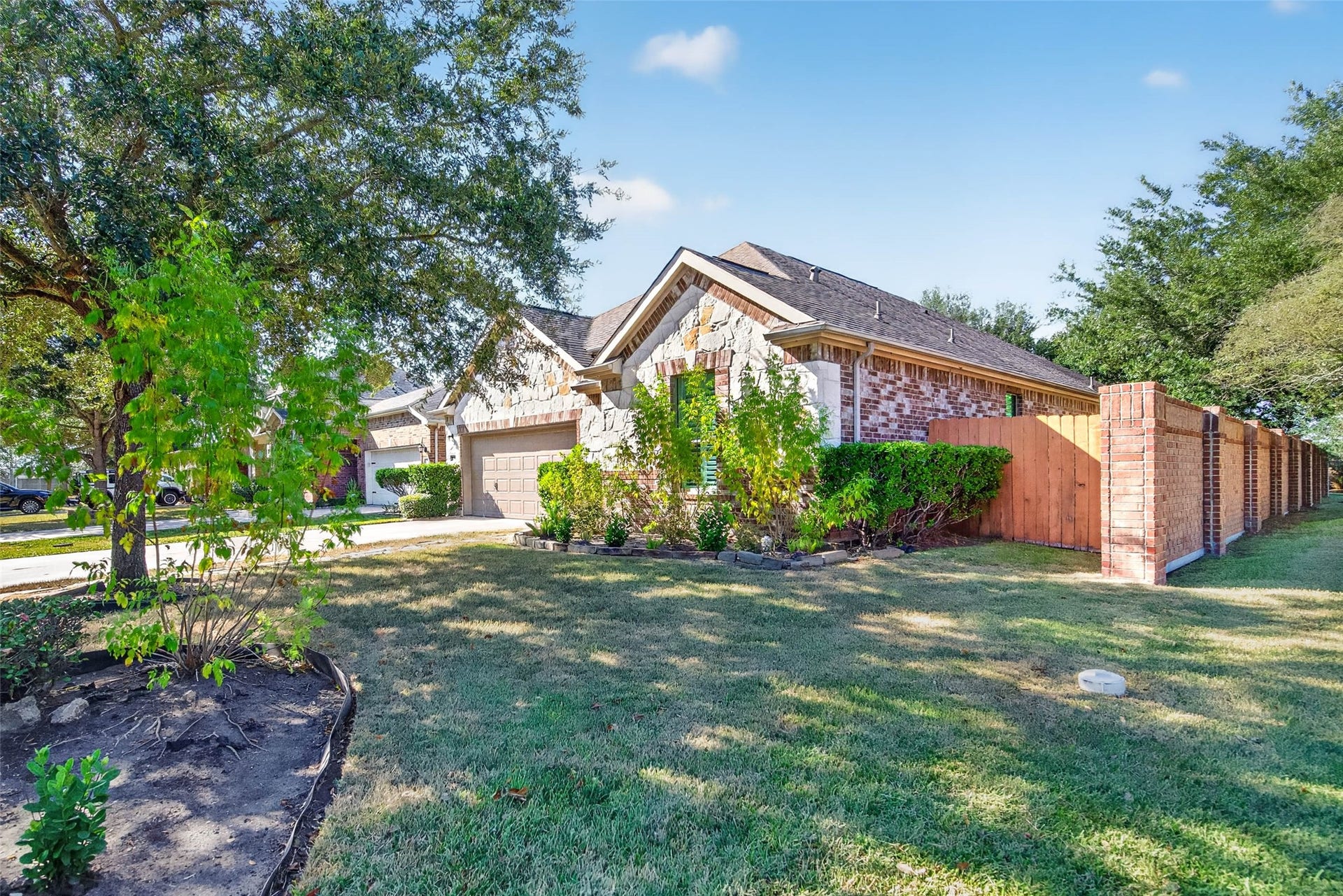 2750 Lomelina Lane, League City, TX 77573 2750 Lomelina Lane, League City, TX 77573