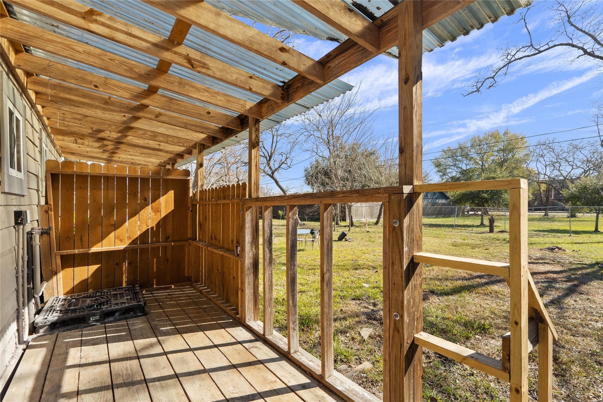 4808 35th Street E, Dickinson, TX 77539 Rear deck/patio off primary bedroom