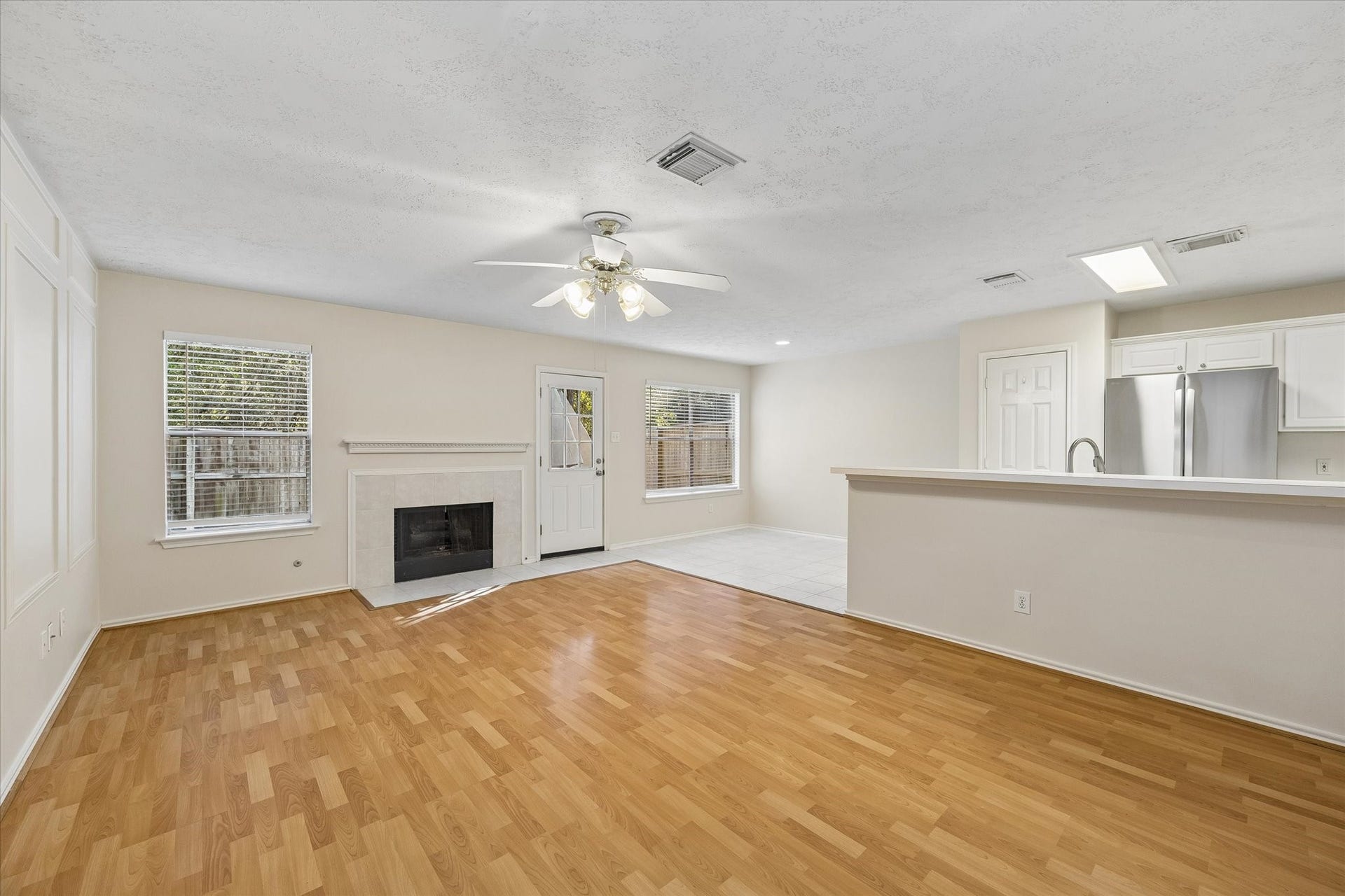 139 Anise Tree Place, Spring, TX 77382 Open plan with breakfast area and inviting family room.