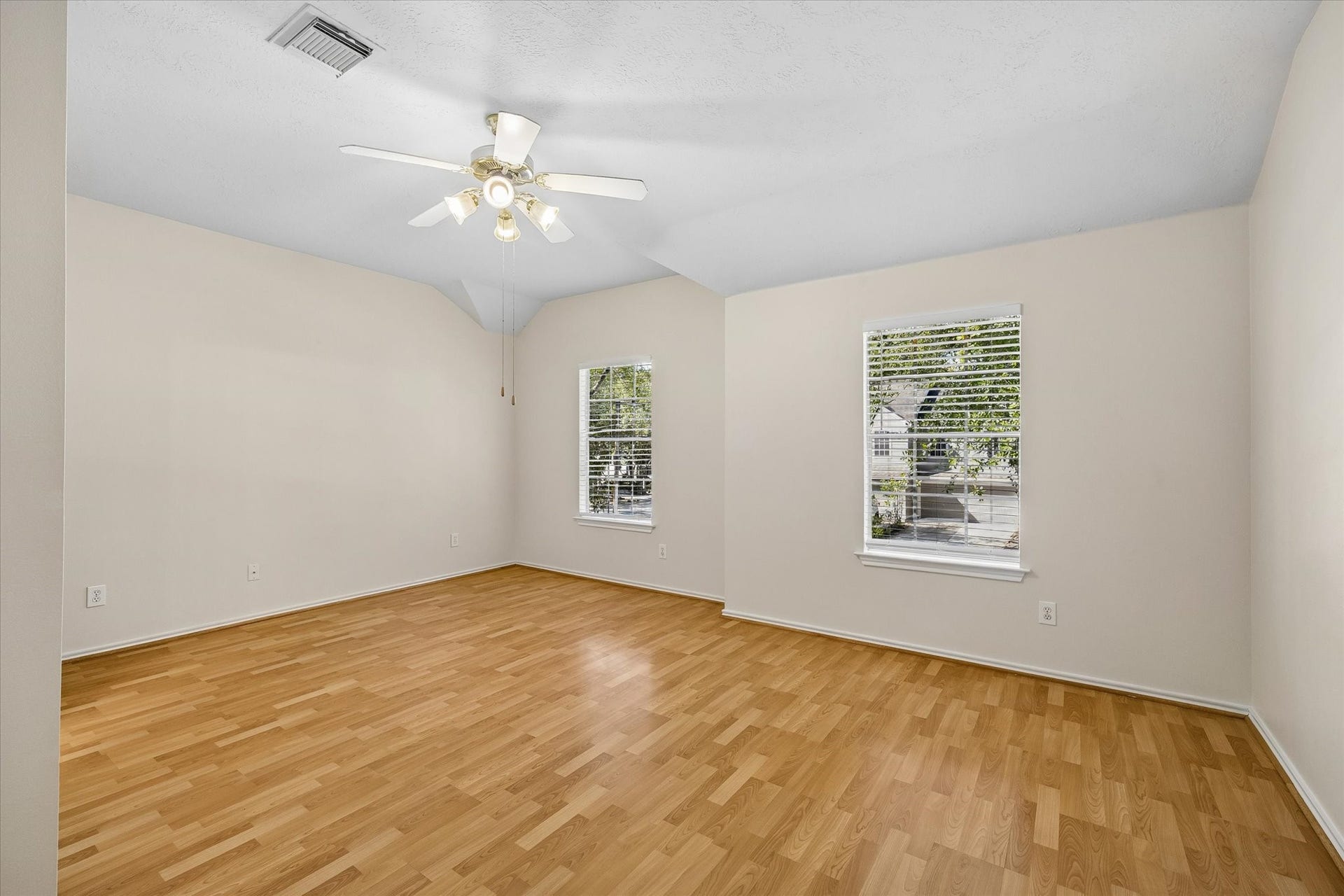 139 Anise Tree Place, Spring, TX 77382 The primary bedroom is large and can accommodate a desk and wide dresser, if needed.